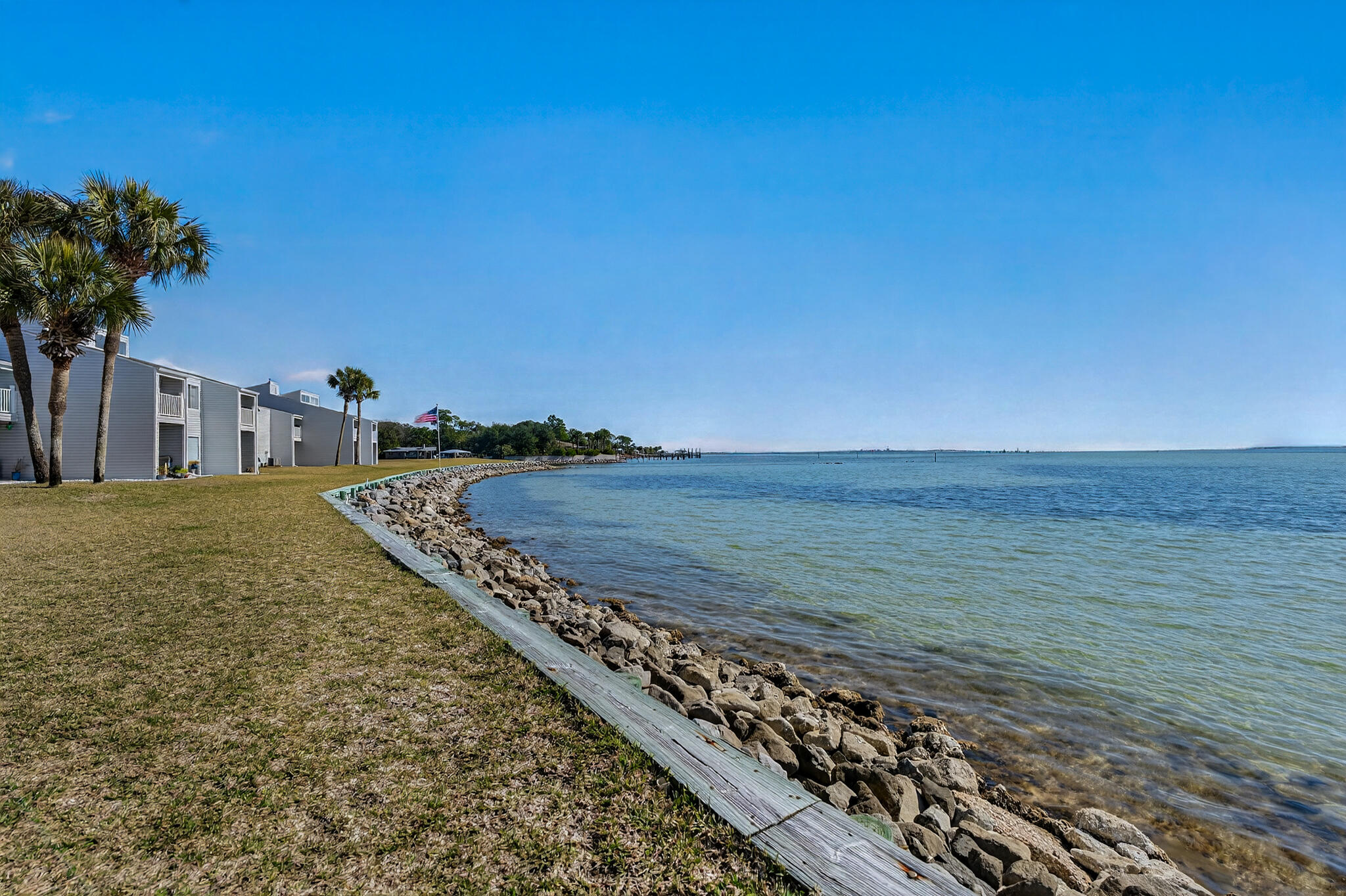 FINISTERRA CONDO - Residential