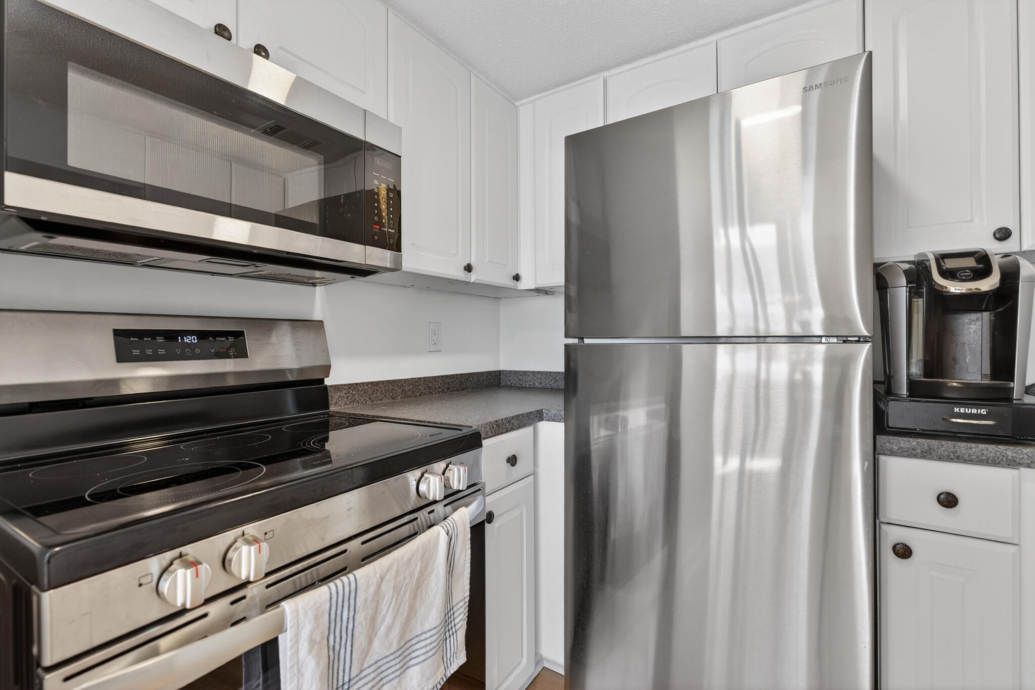 FINISTERRA CONDO - Residential