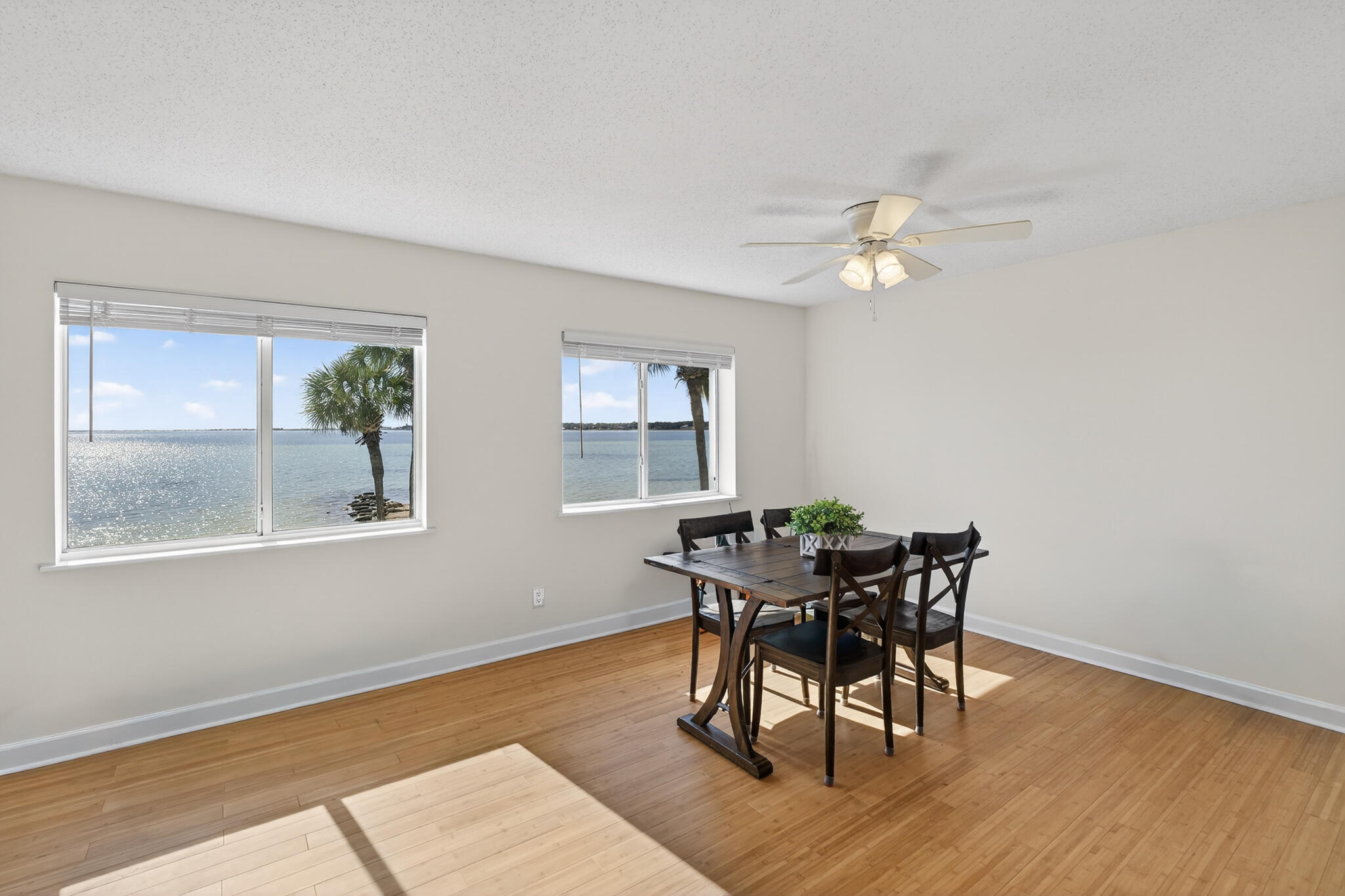 FINISTERRA CONDO - Residential