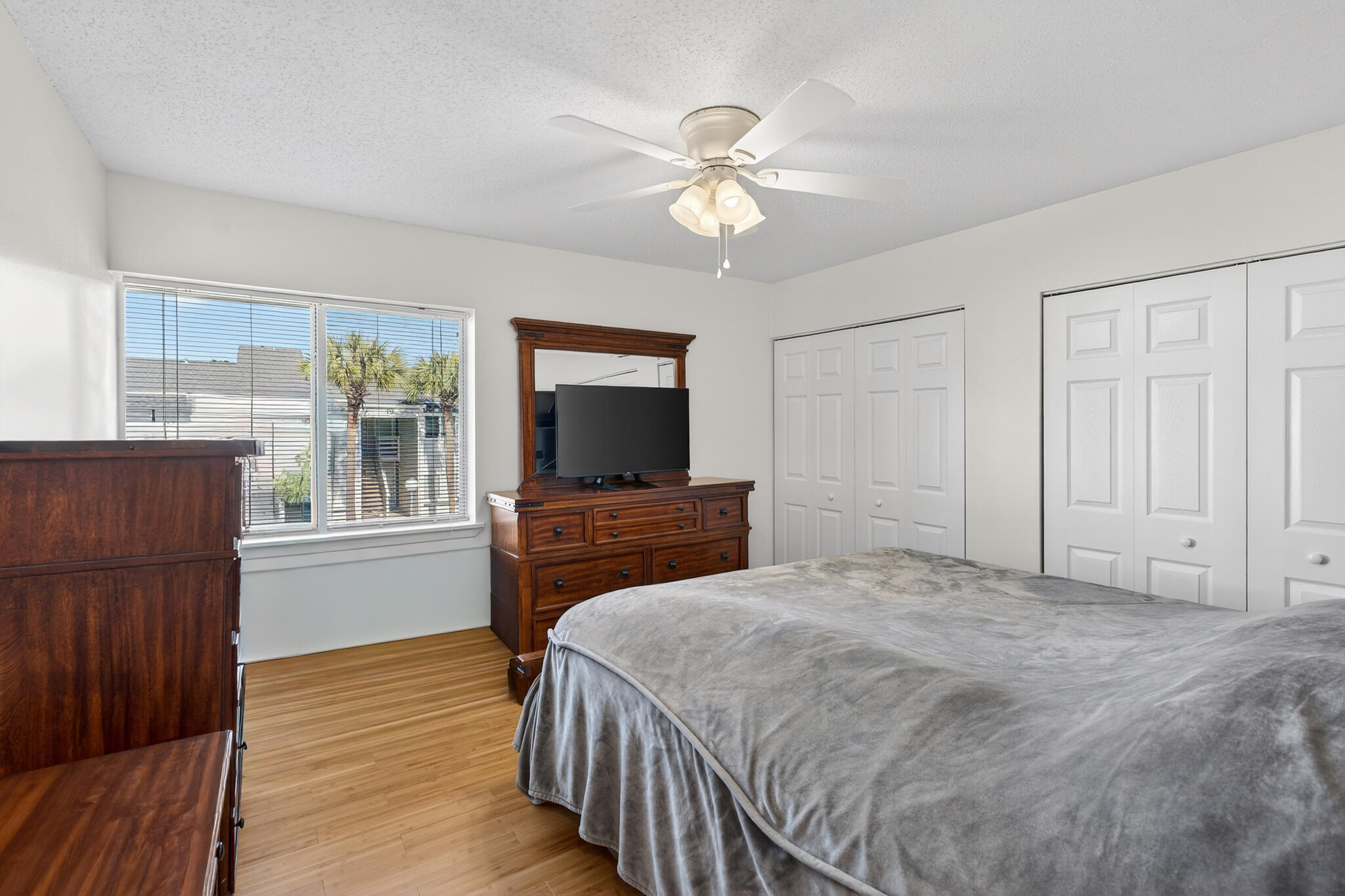 FINISTERRA CONDO - Residential