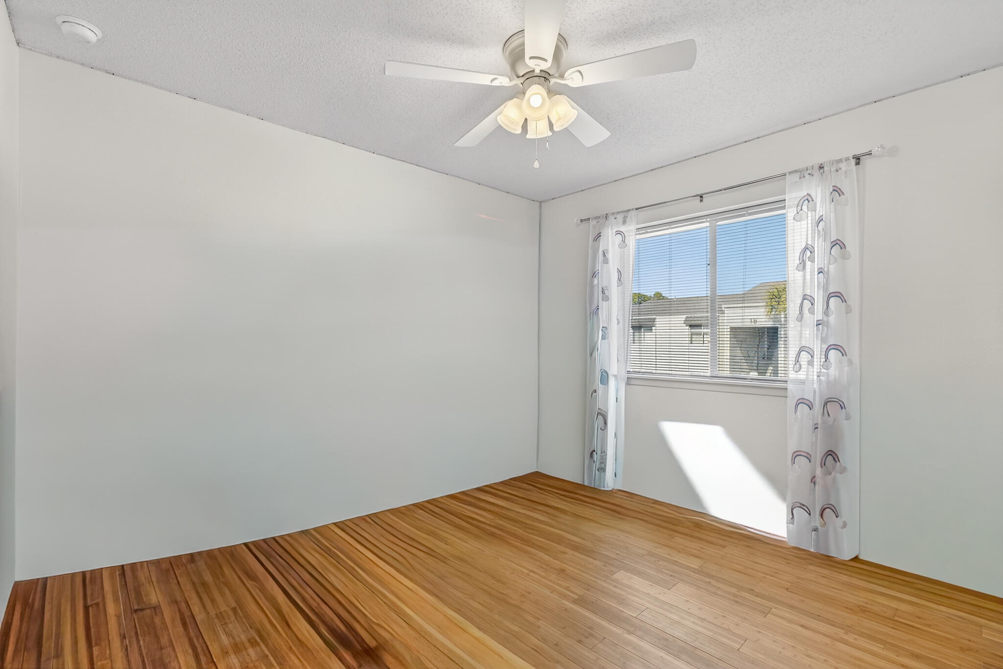 FINISTERRA CONDO - Residential