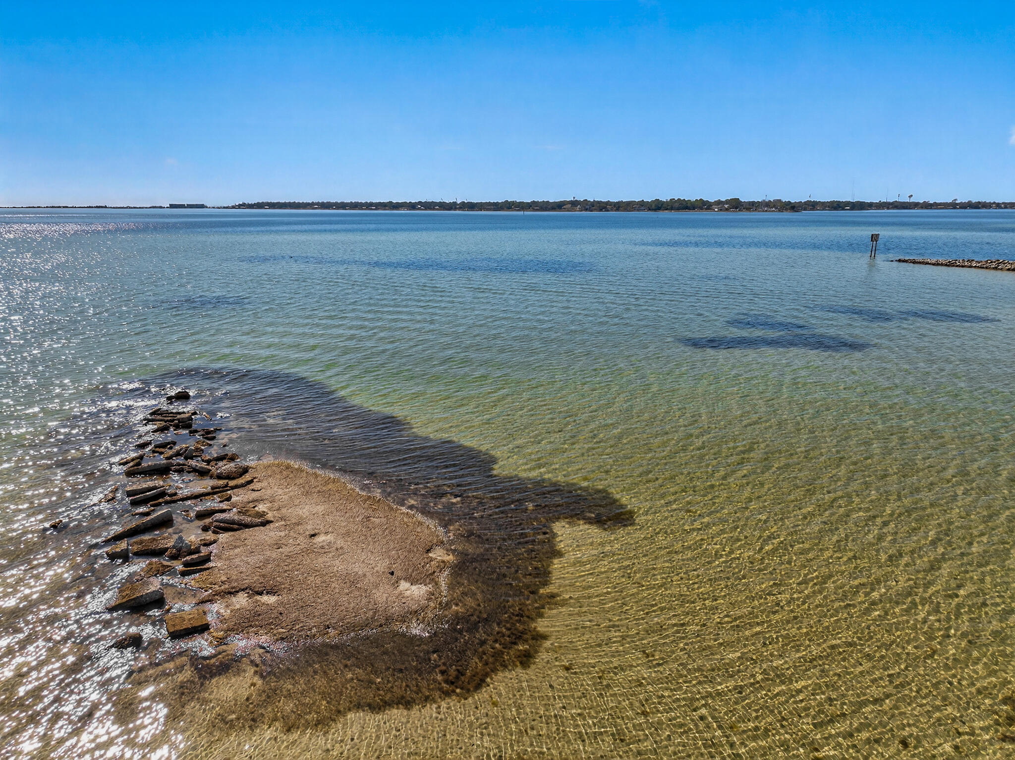 FINISTERRA CONDO - Residential