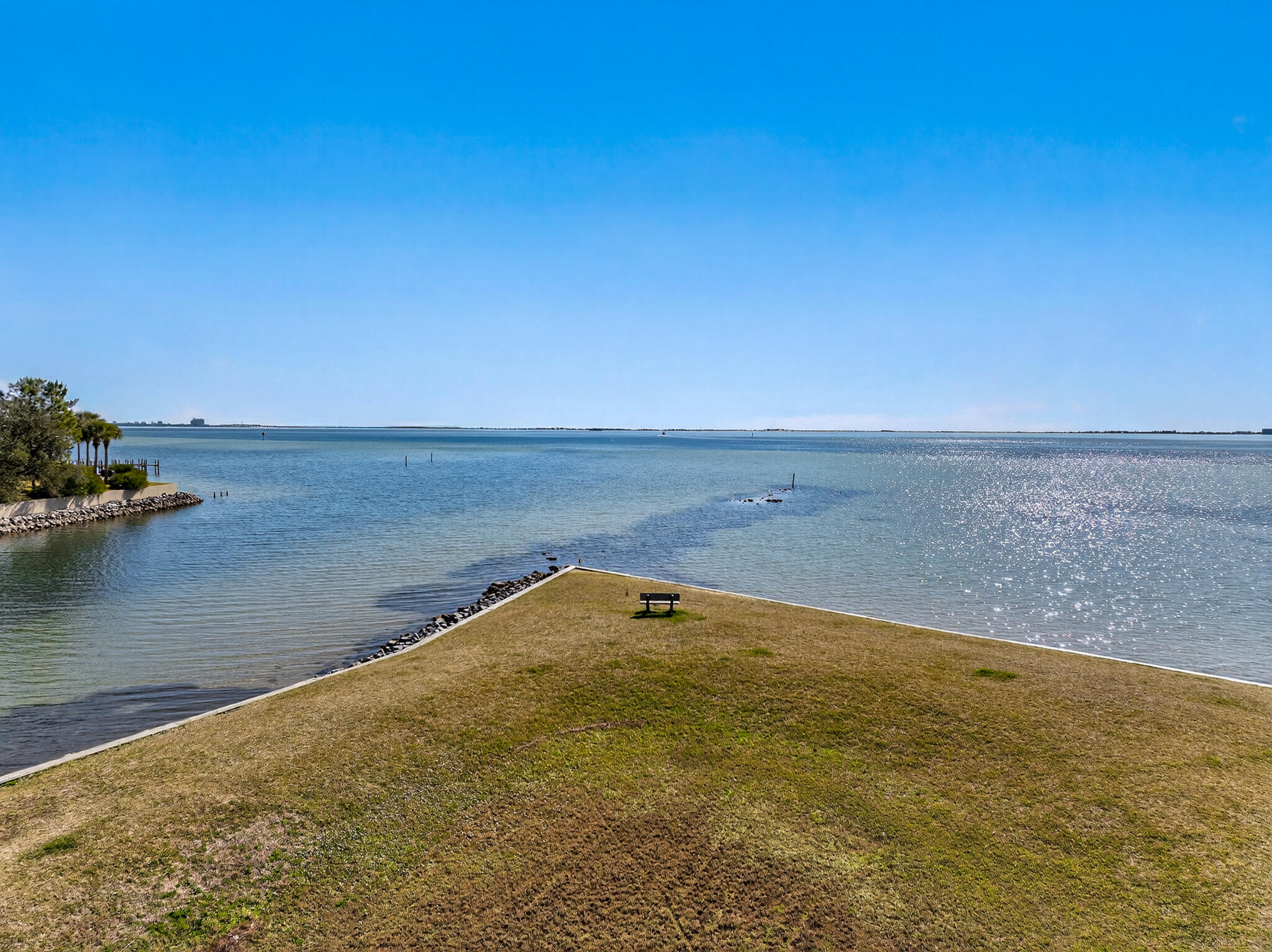 FINISTERRA CONDO - Residential