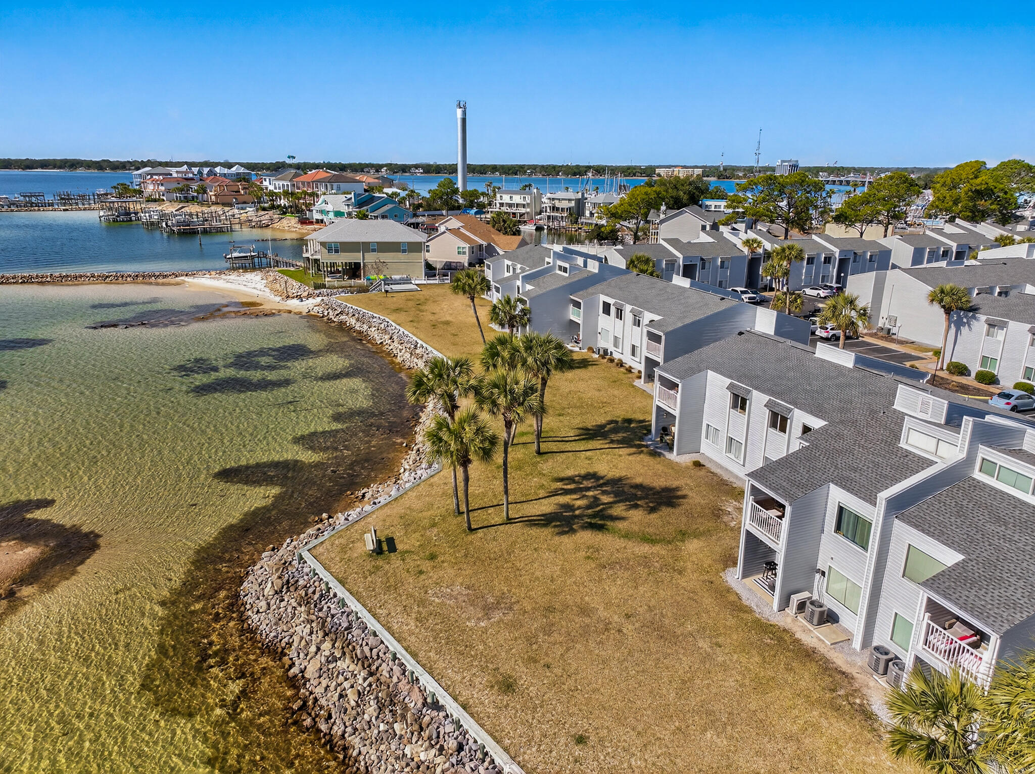 FINISTERRA CONDO - Residential