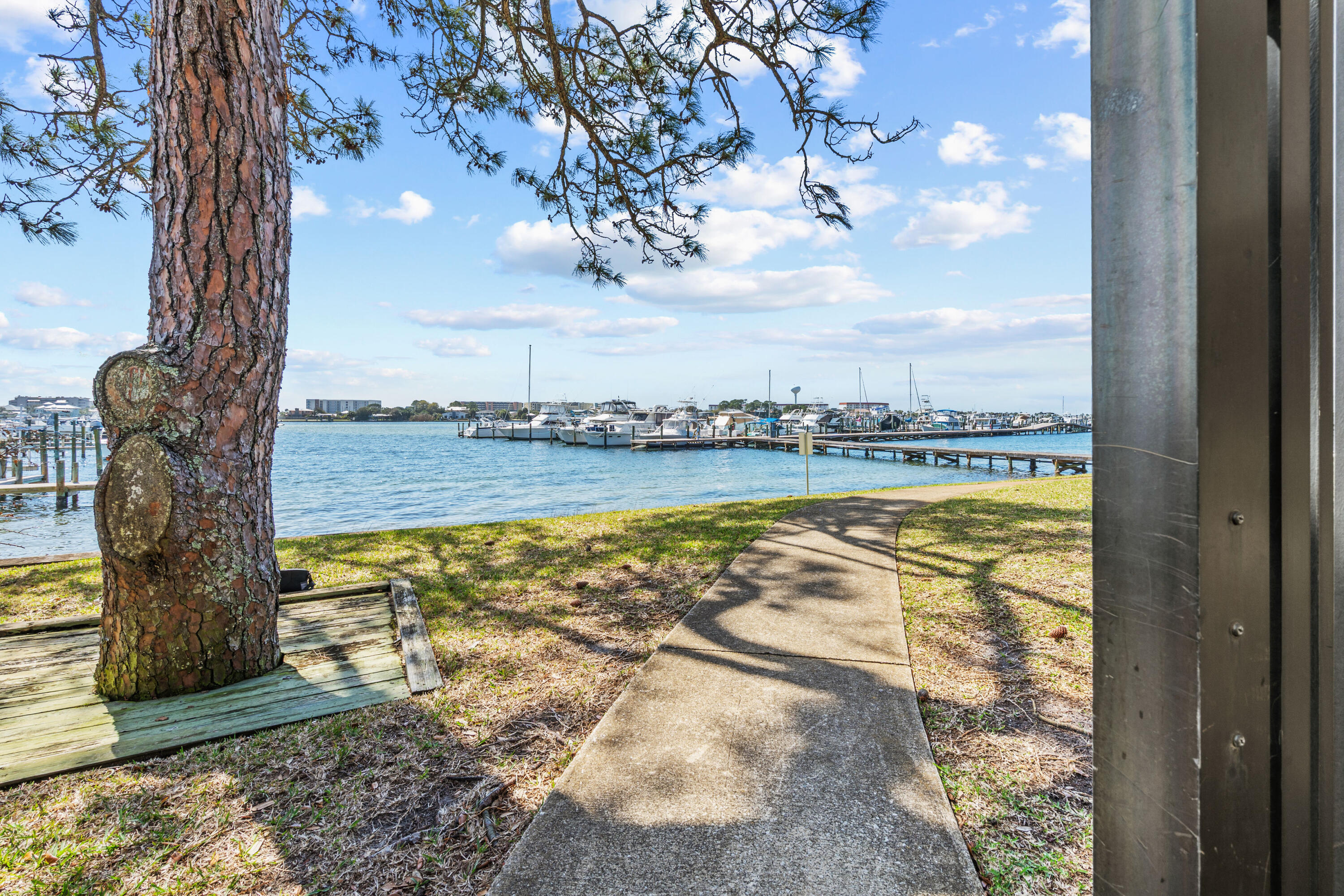 PIRATES BAY PH 1 - Residential