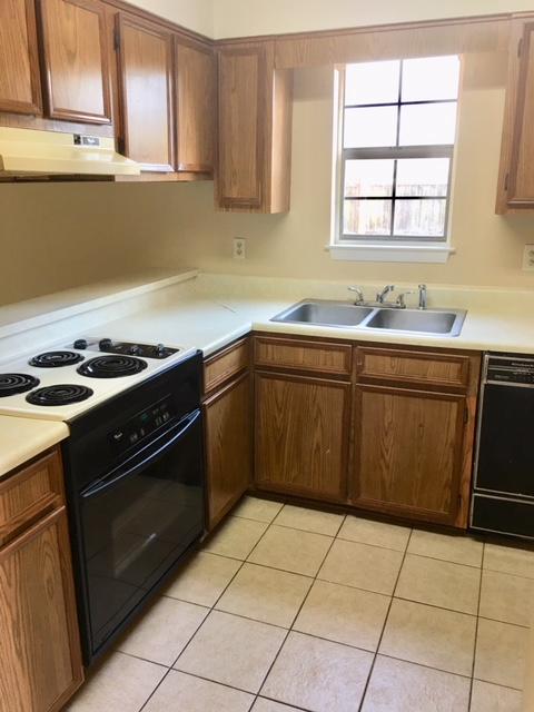 WOODHAM MANOR - Residential