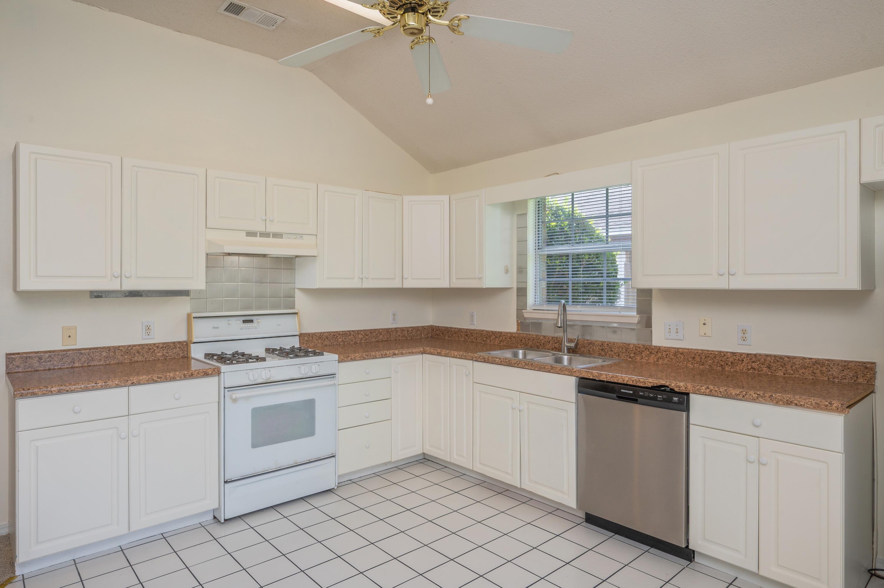 BAYSIDE PH 2 - Residential