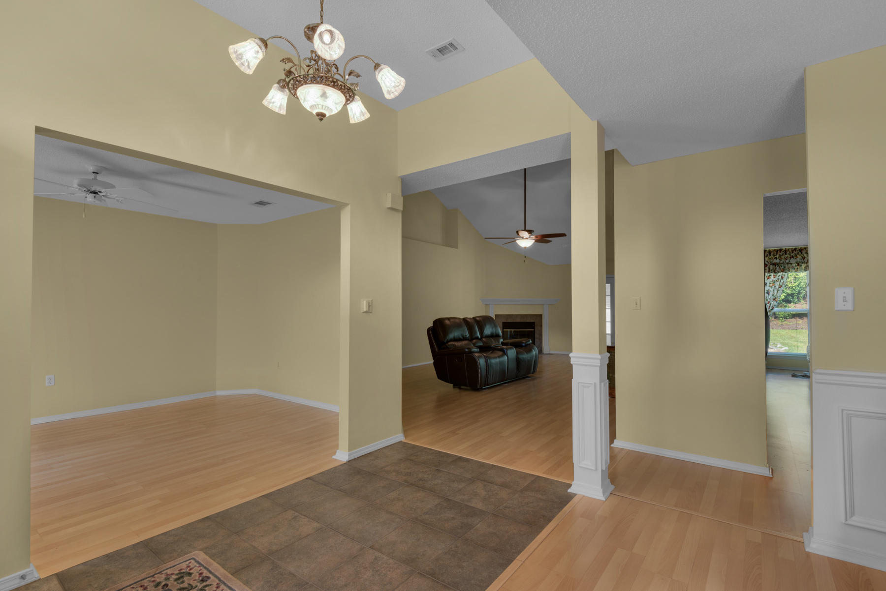 RIVERCHASE S/D PH III LOT 7 BLK E - Residential