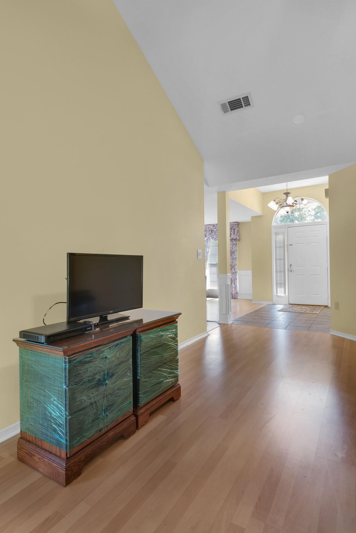 RIVERCHASE S/D PH III LOT 7 BLK E - Residential