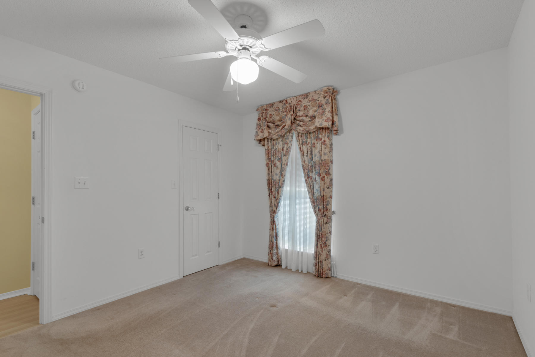 RIVERCHASE S/D PH III LOT 7 BLK E - Residential