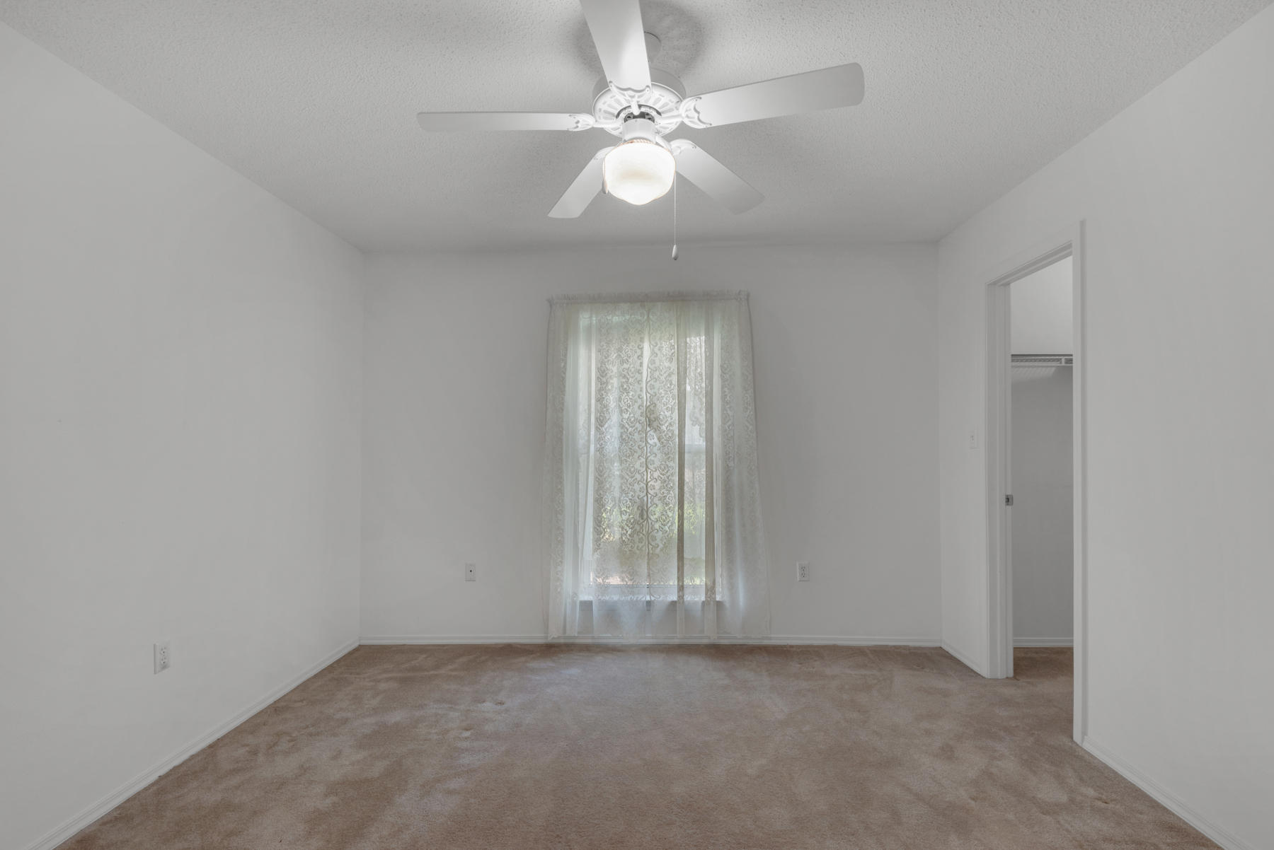 RIVERCHASE S/D PH III LOT 7 BLK E - Residential