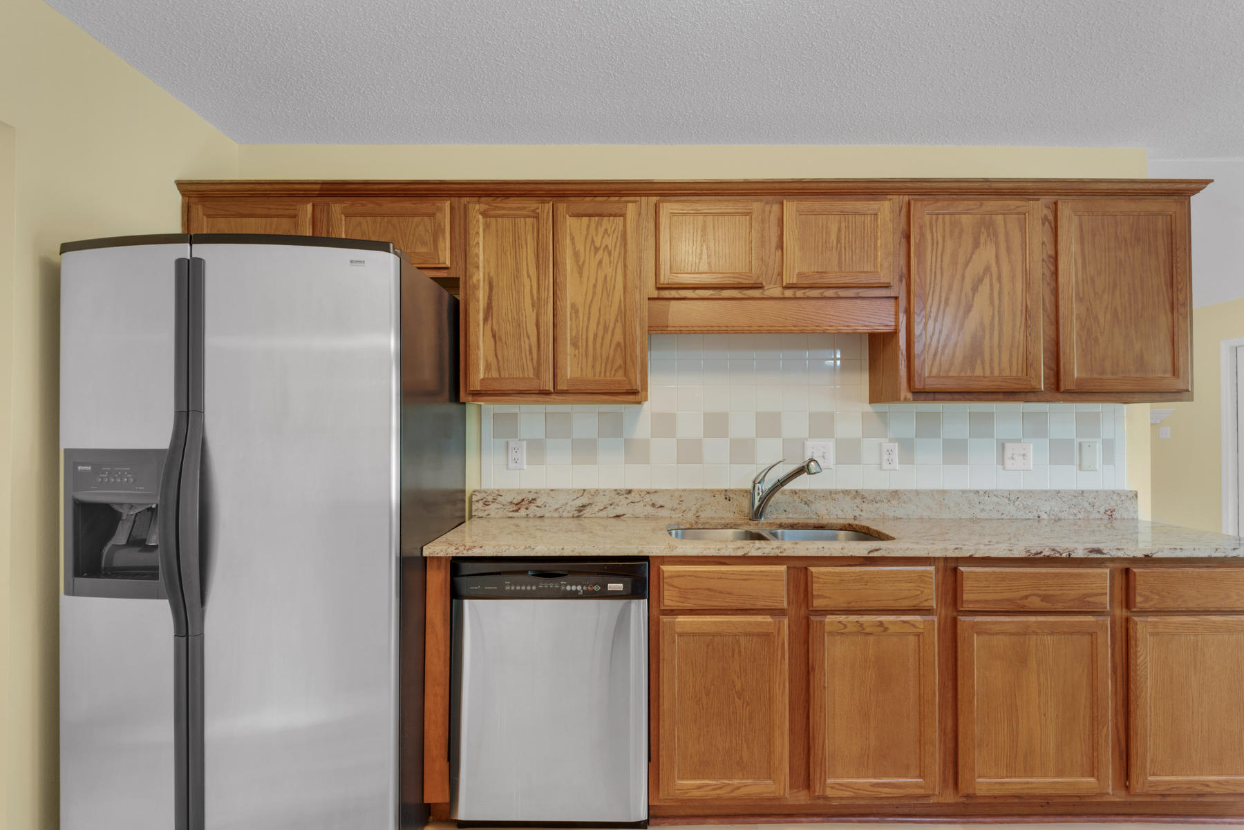 RIVERCHASE S/D PH III LOT 7 BLK E - Residential