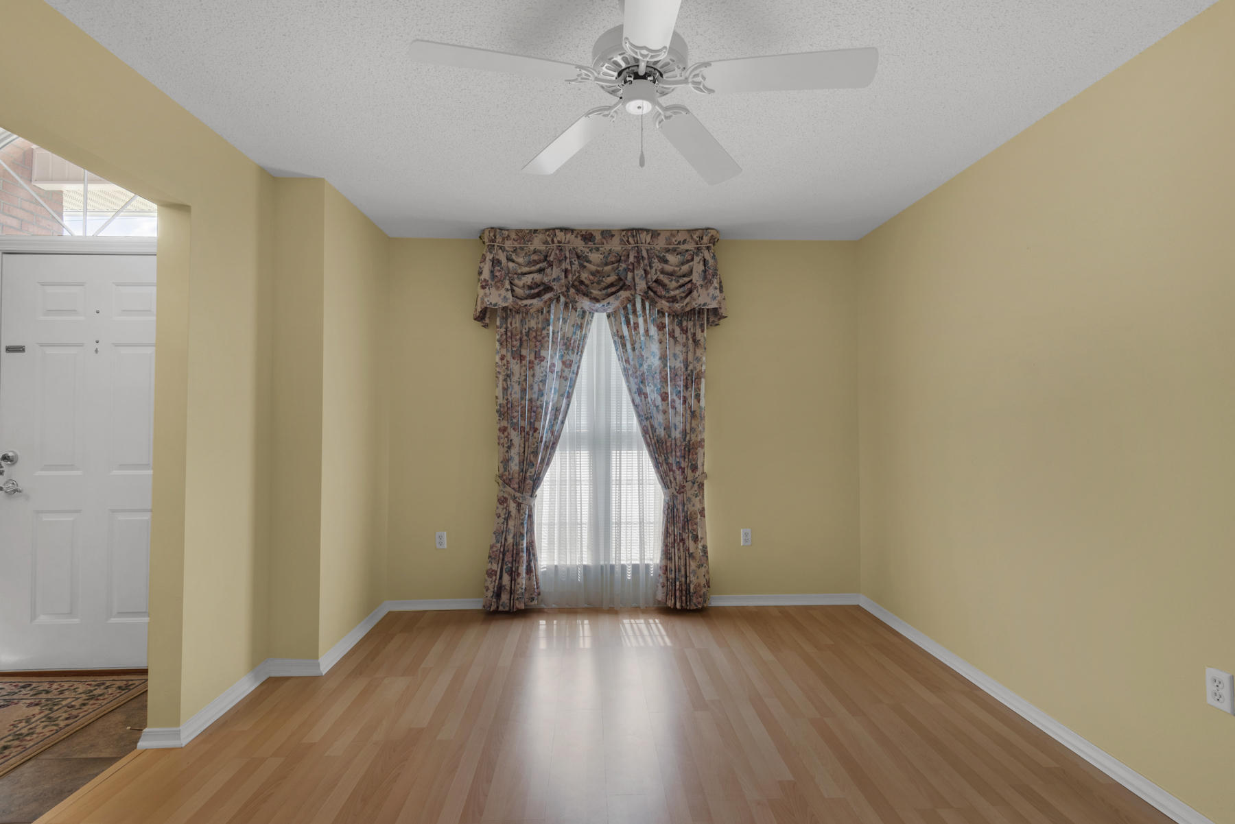 RIVERCHASE S/D PH III LOT 7 BLK E - Residential