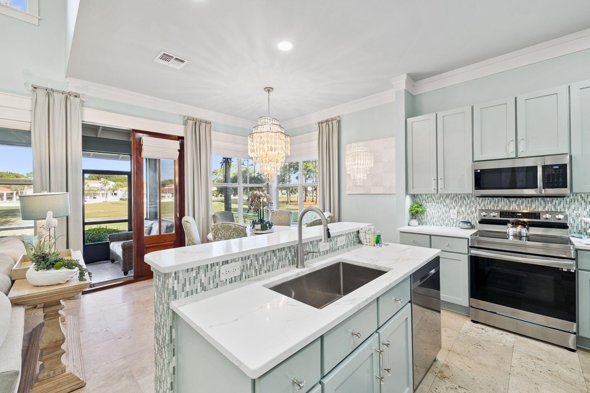 MAGNOLIA BAY - Residential