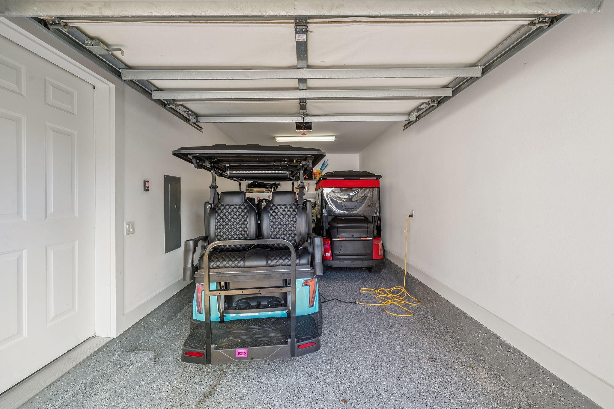 MAGNOLIA BAY - Residential