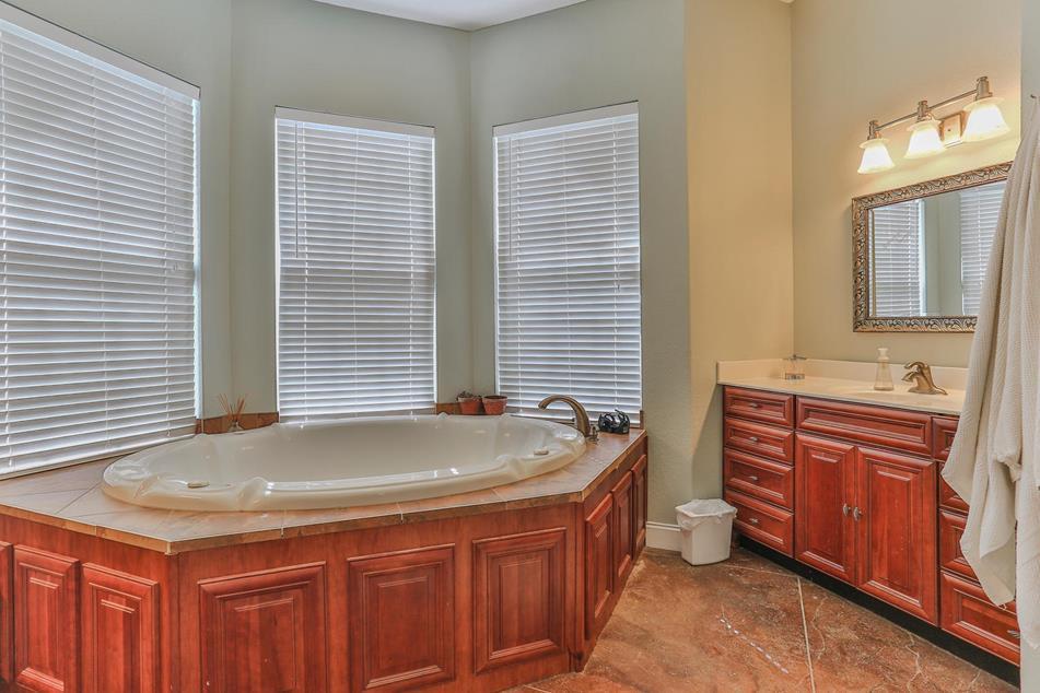 BAY HARBOUR - Residential Lease