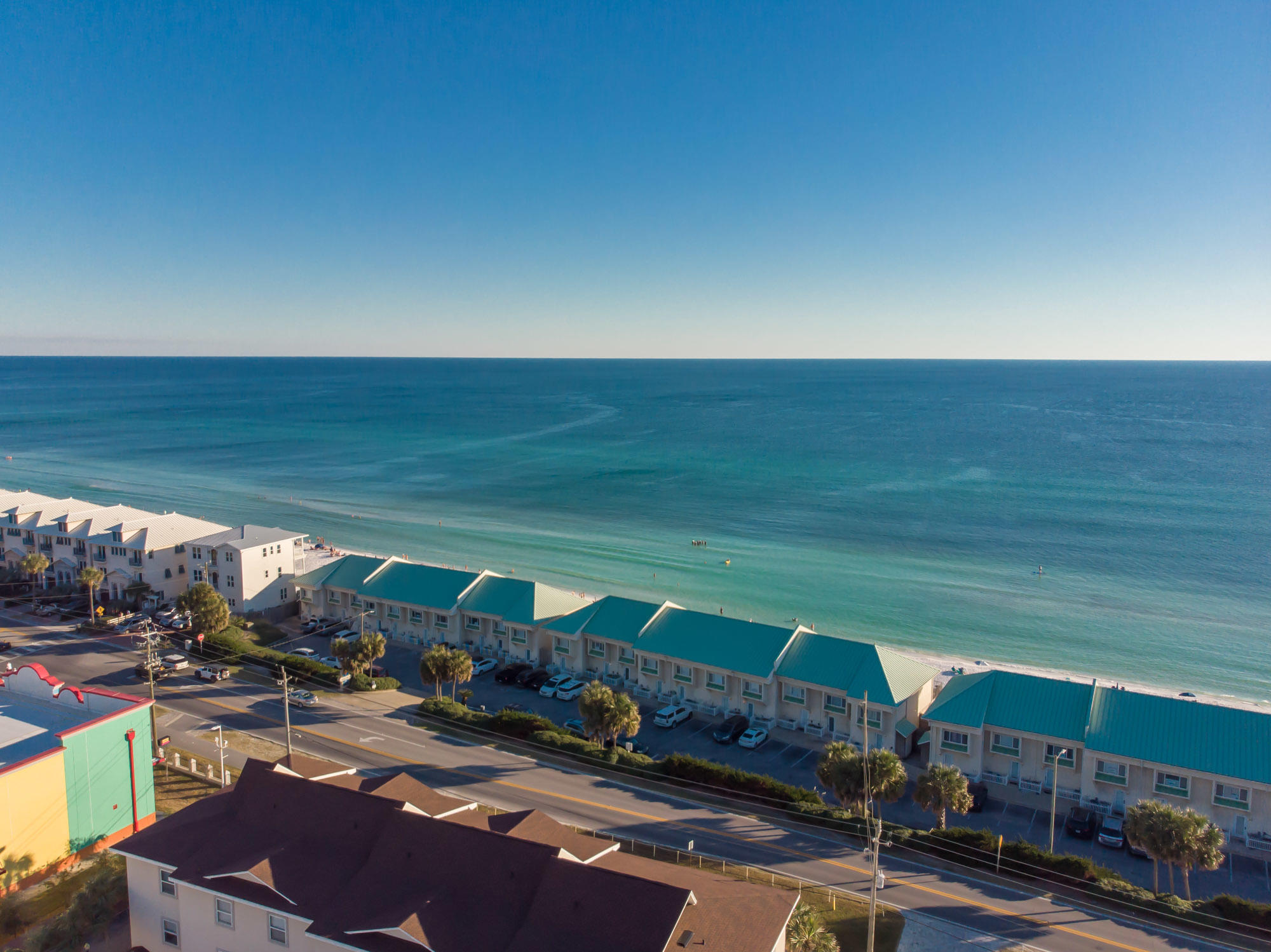 SUMMERHOUSE T/H - Residential