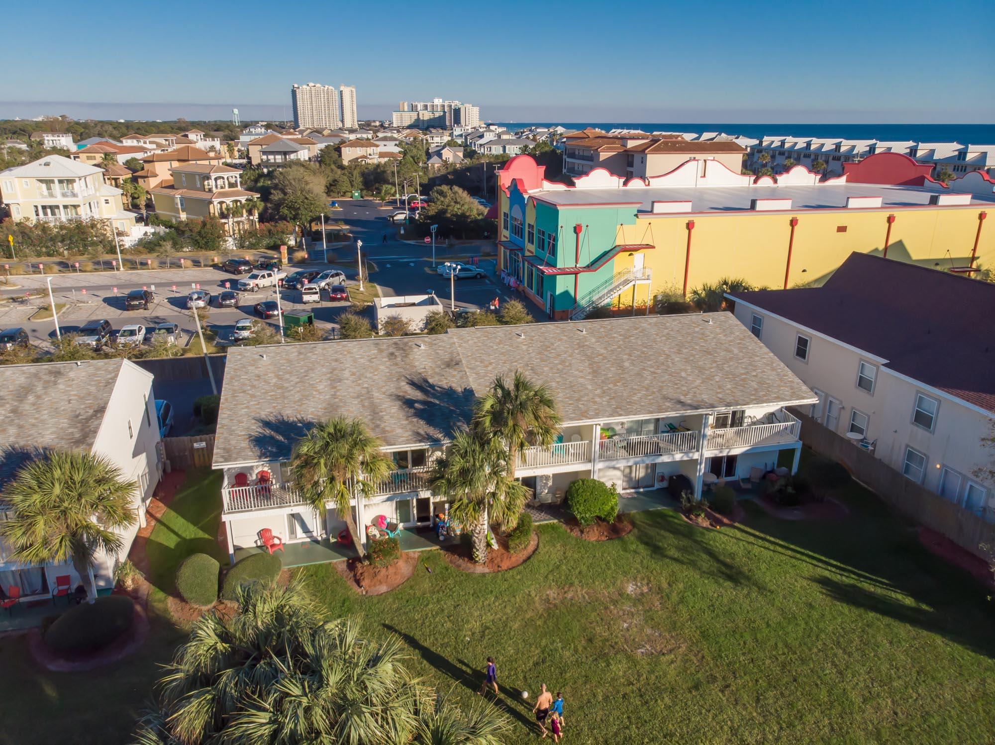 SUMMERHOUSE T/H - Residential