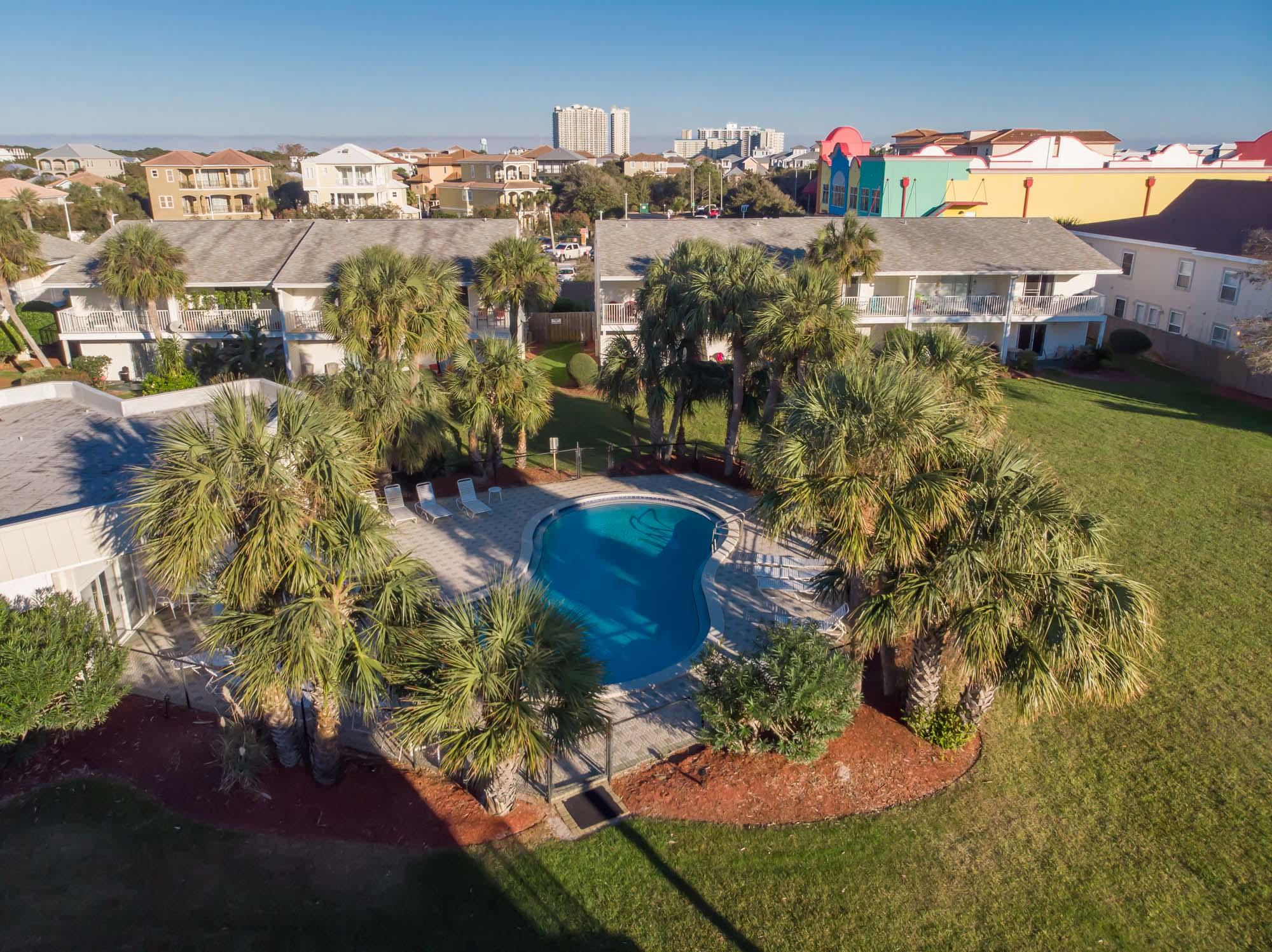 SUMMERHOUSE T/H - Residential