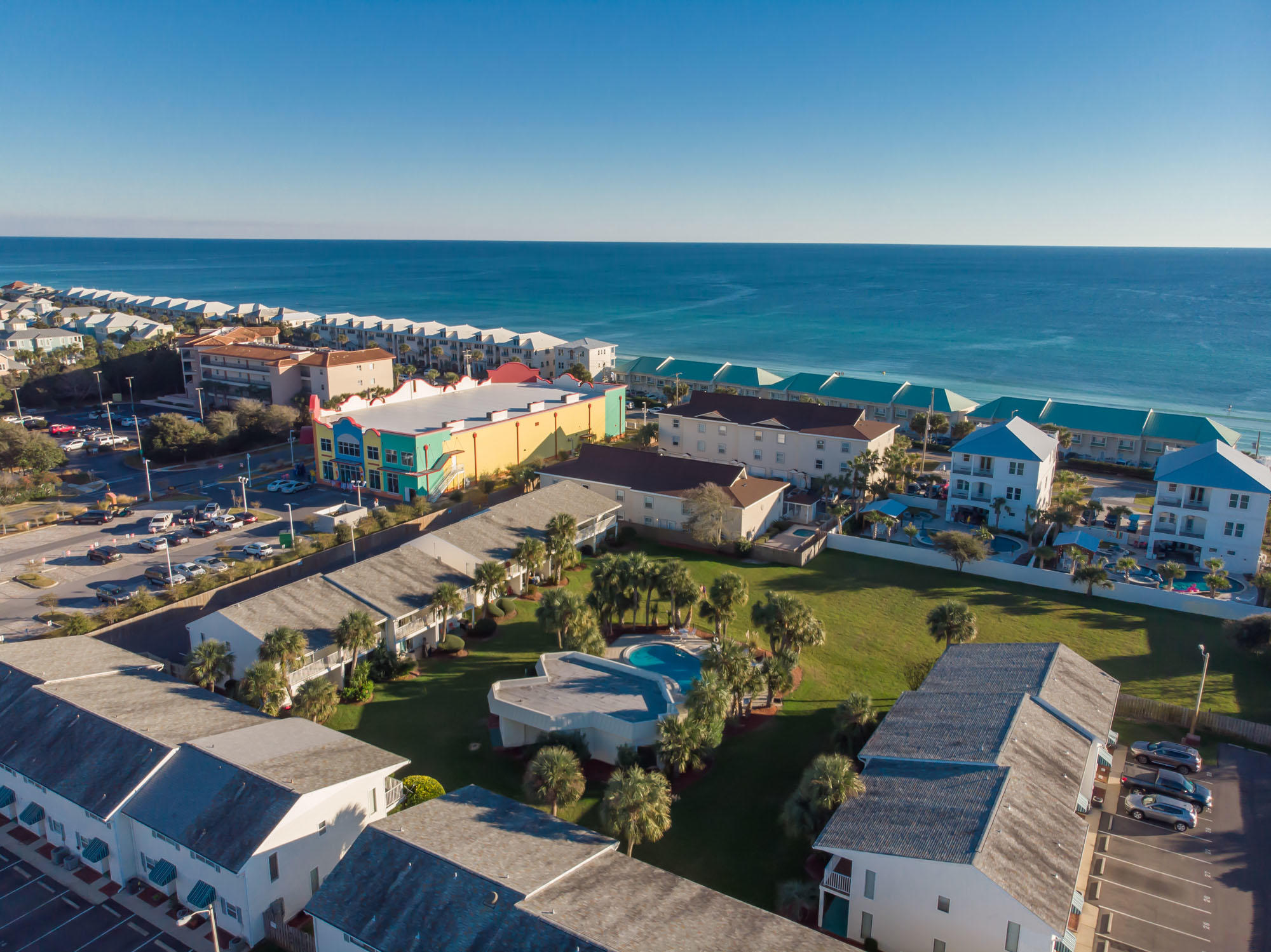 SUMMERHOUSE T/H - Residential