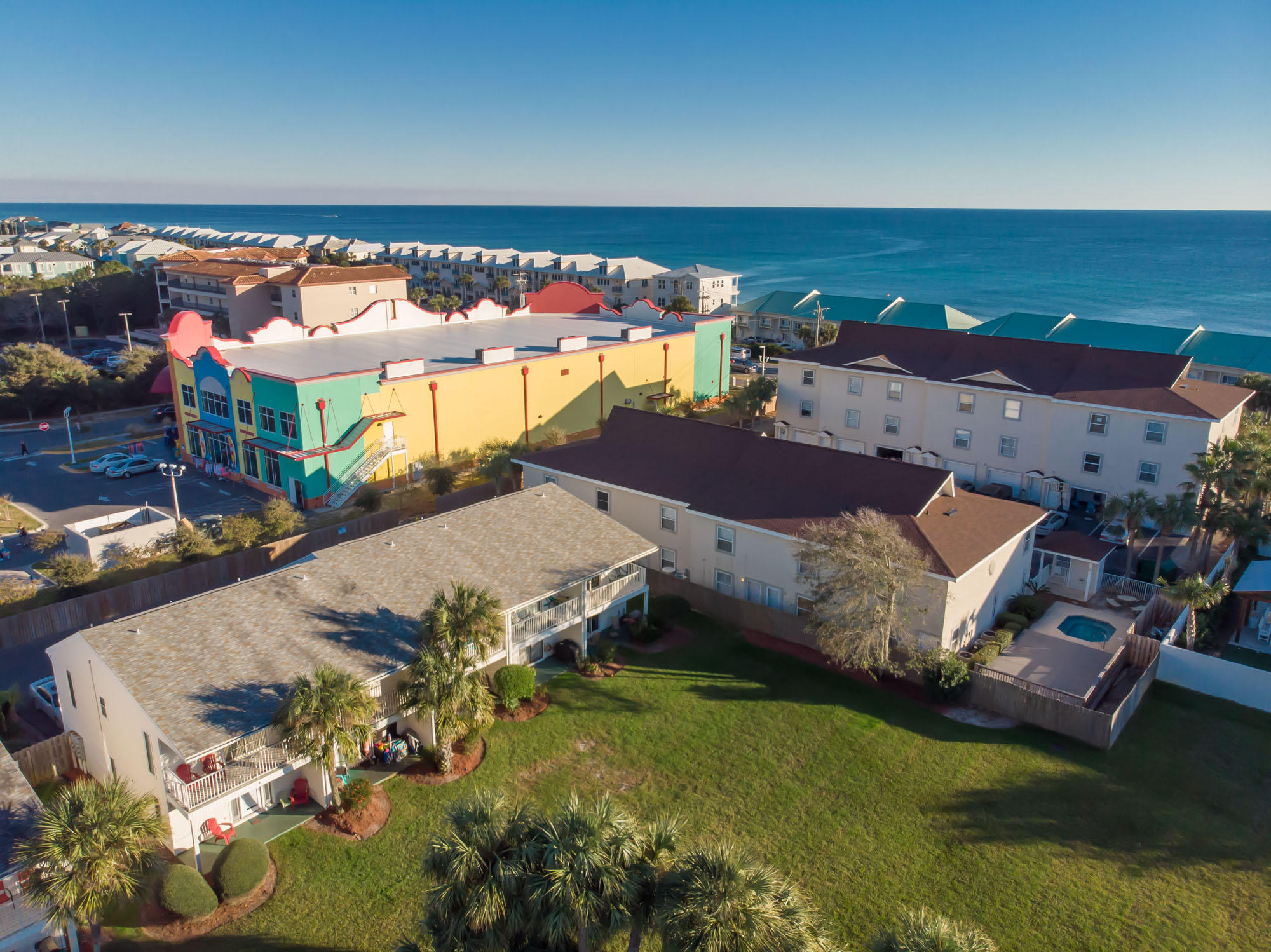 SUMMERHOUSE T/H - Residential