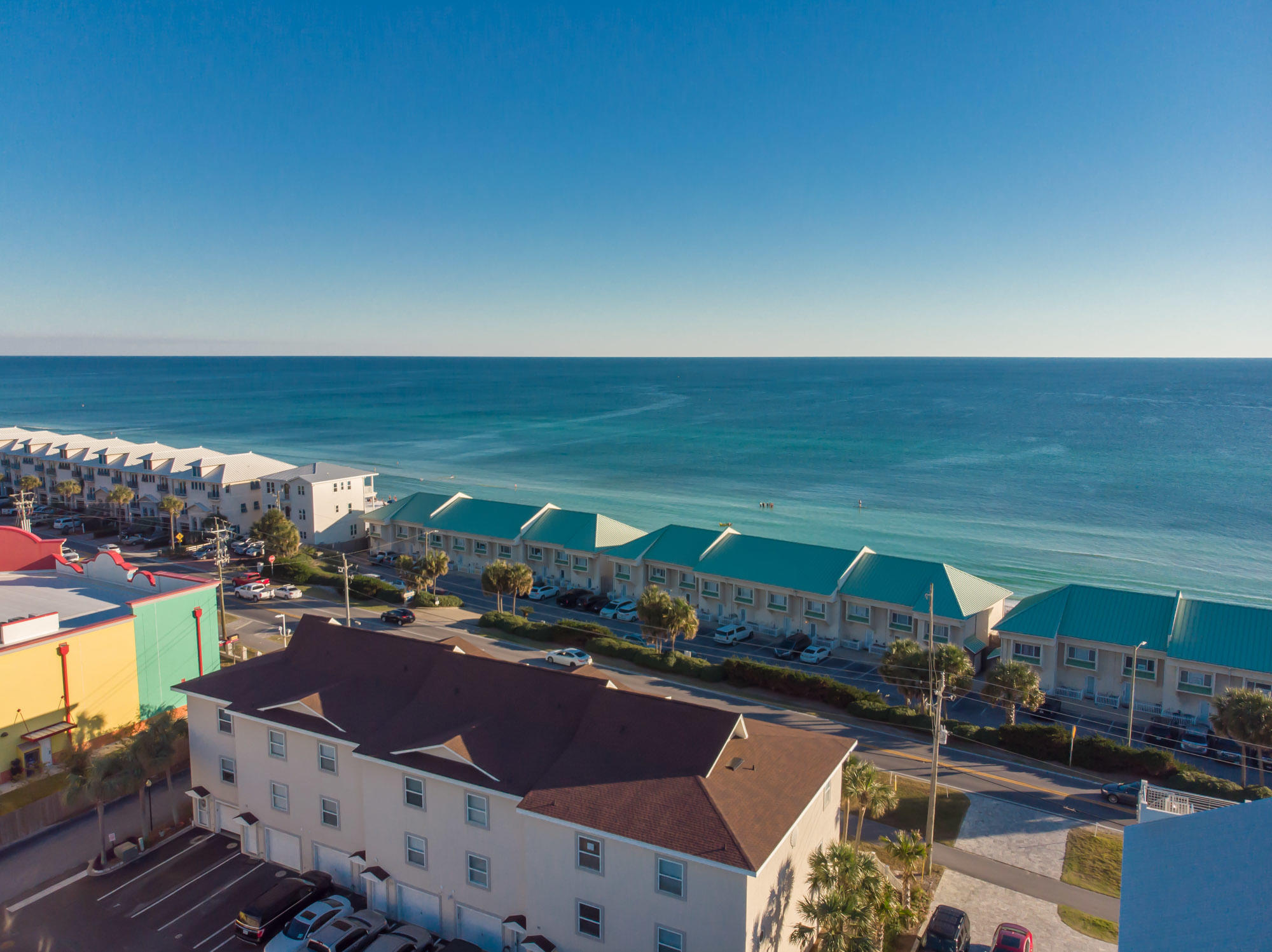 SUMMERHOUSE T/H - Residential