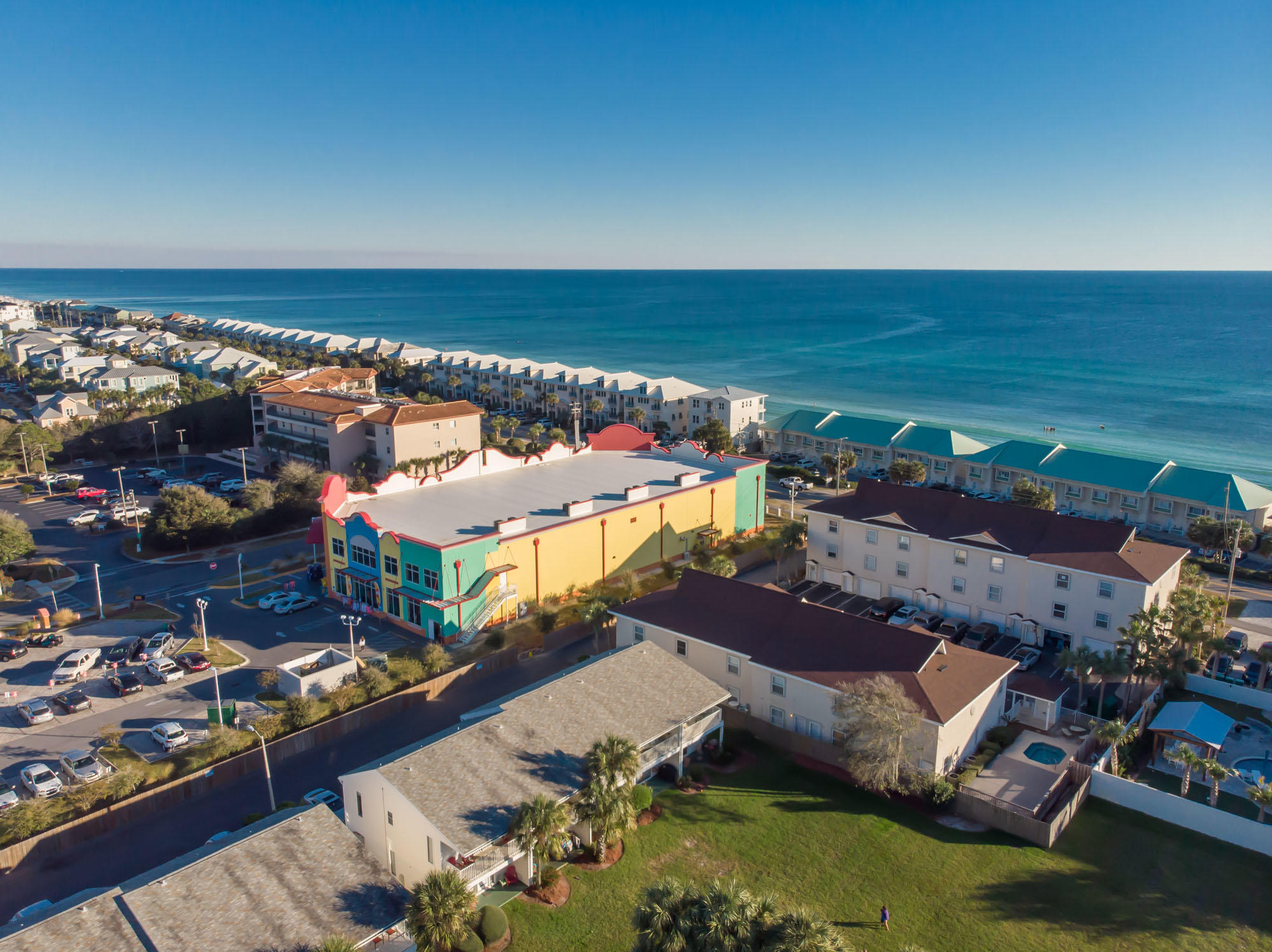 SUMMERHOUSE T/H - Residential