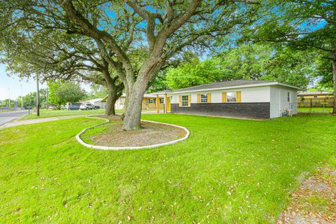 A home in Fort Walton Beach