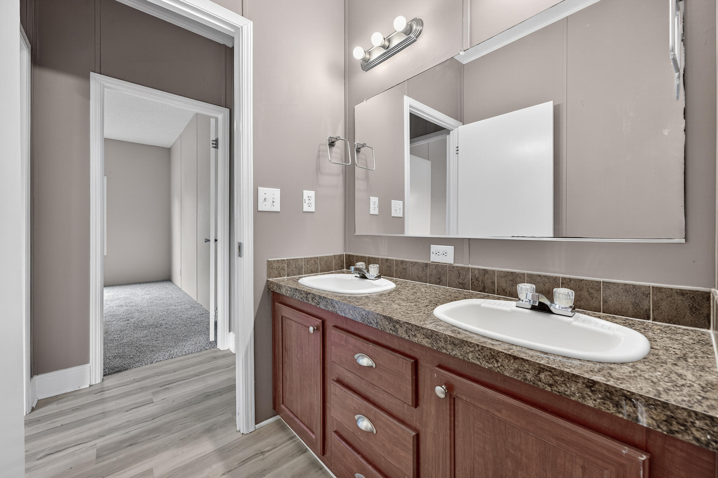 NO RECORDED SUBDIVISION - Residential