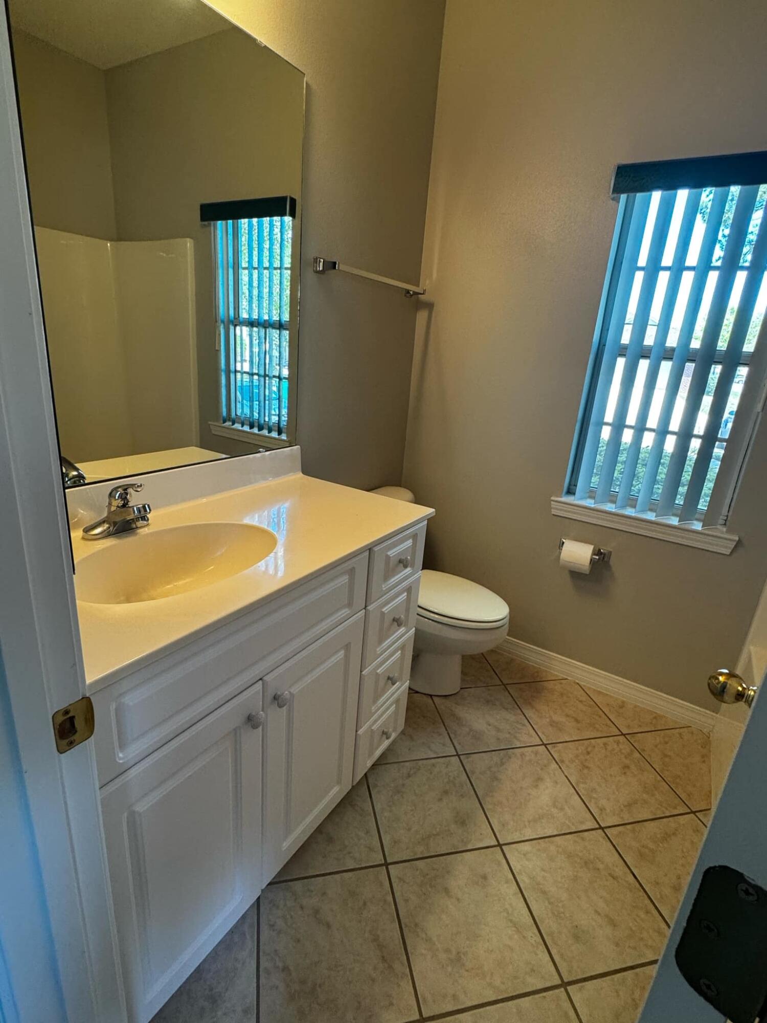 THE OAKS AT NICEVILLE PH III UNIT 159 - Residential Lease