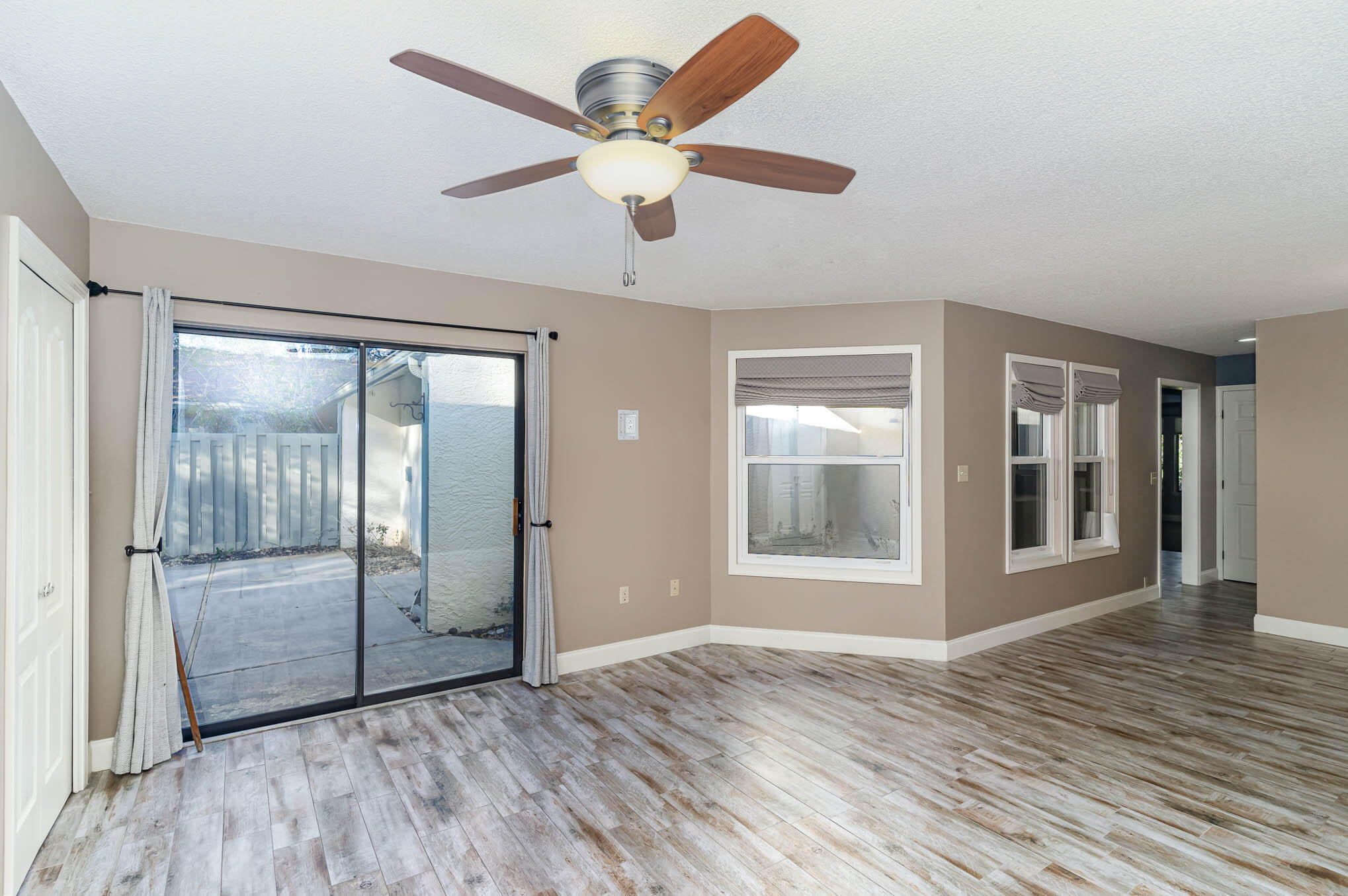 ROYAL OAK VILLAGE 2E - Residential