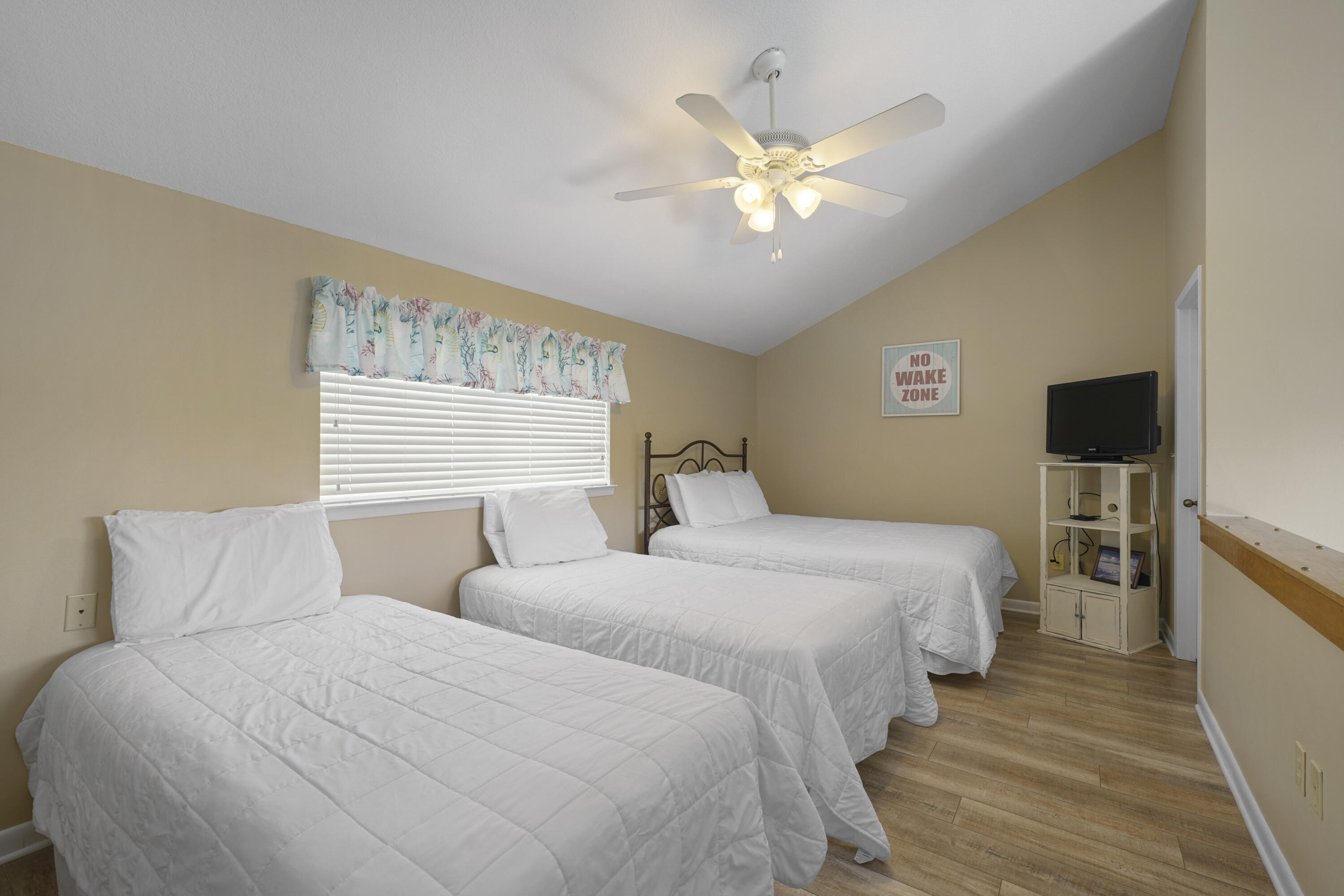 HIDDEN DUNES BEACH COTTAGES 2 - Residential