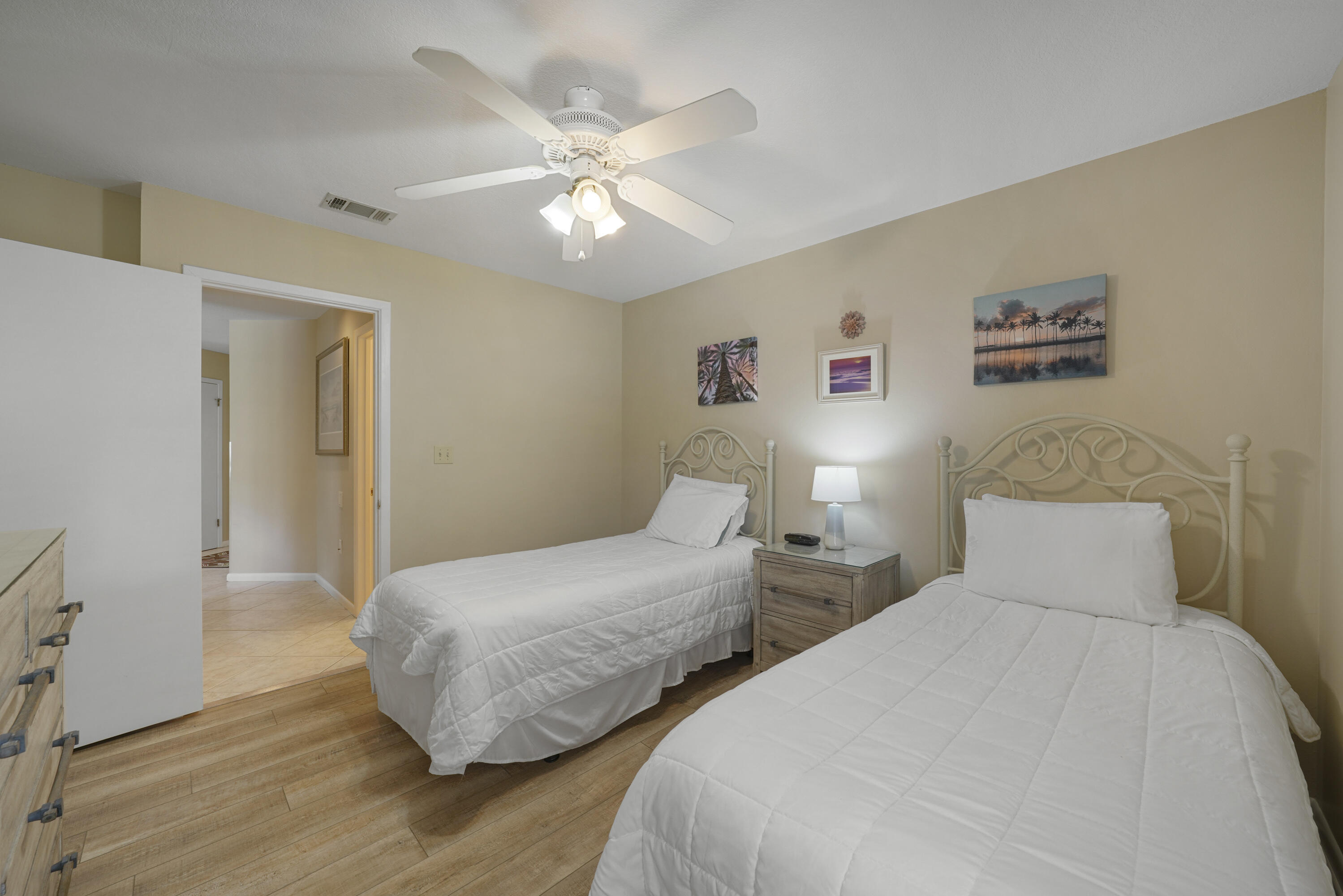 HIDDEN DUNES BEACH COTTAGES 2 - Residential