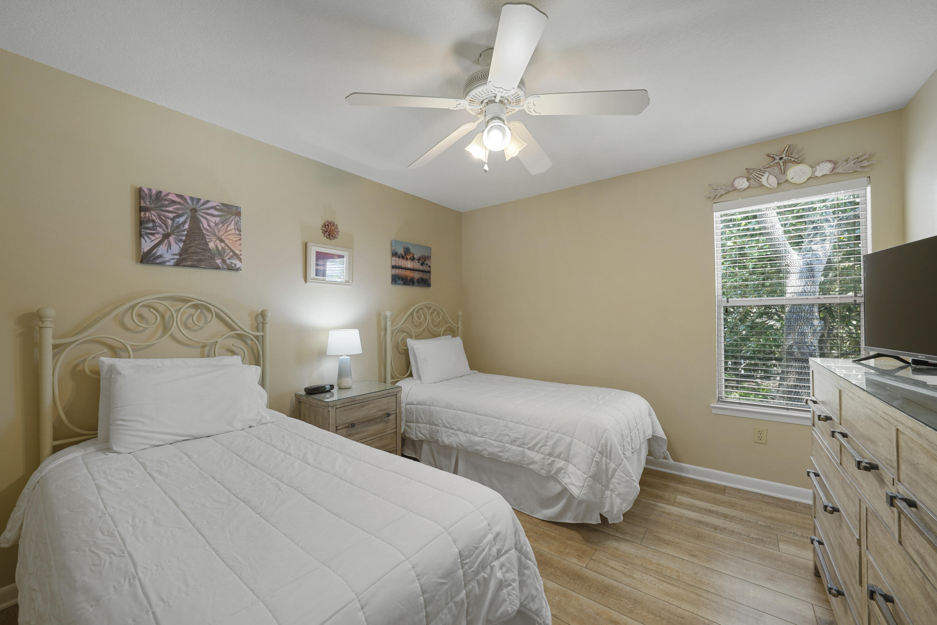 HIDDEN DUNES BEACH COTTAGES 2 - Residential