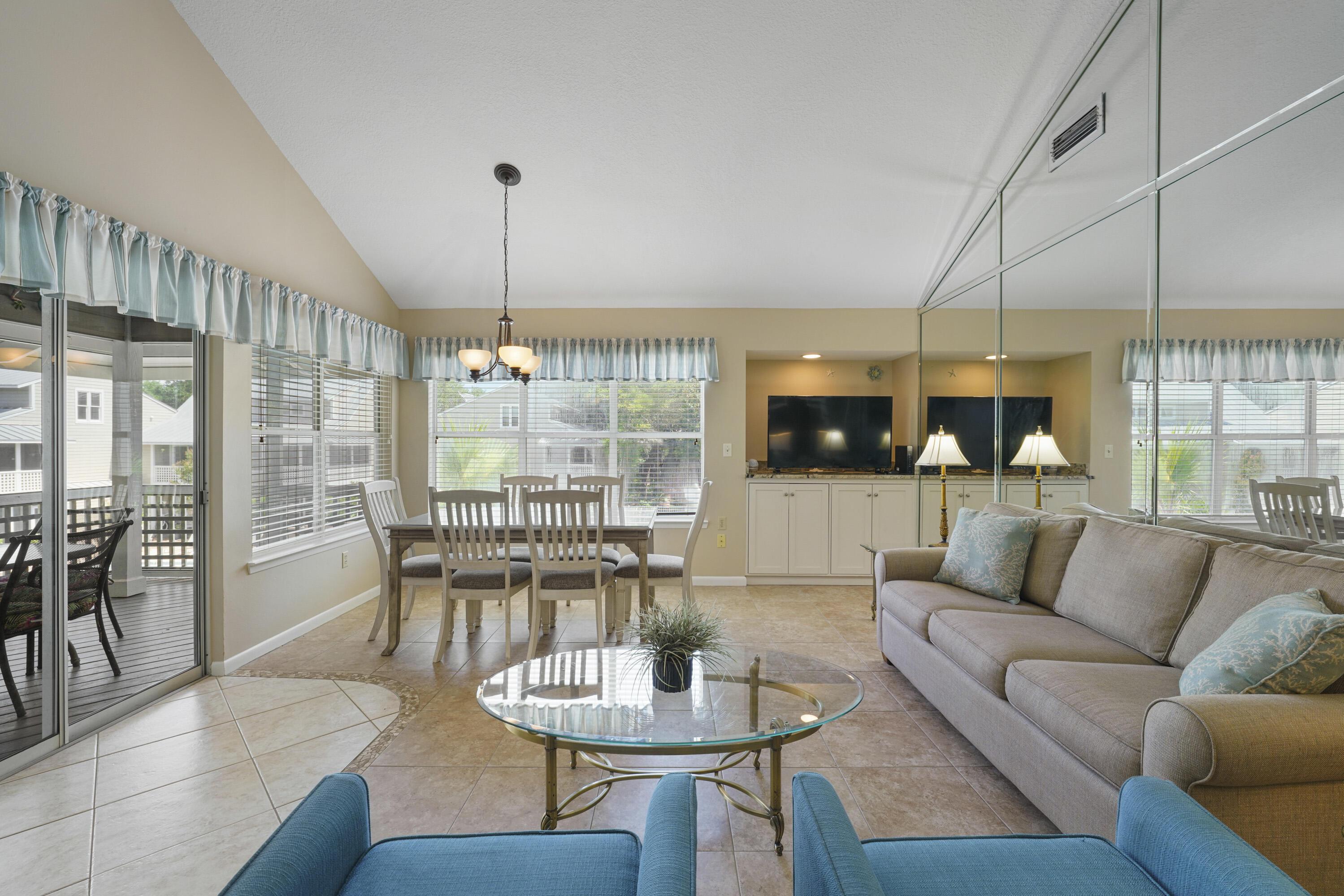 HIDDEN DUNES BEACH COTTAGES 2 - Residential