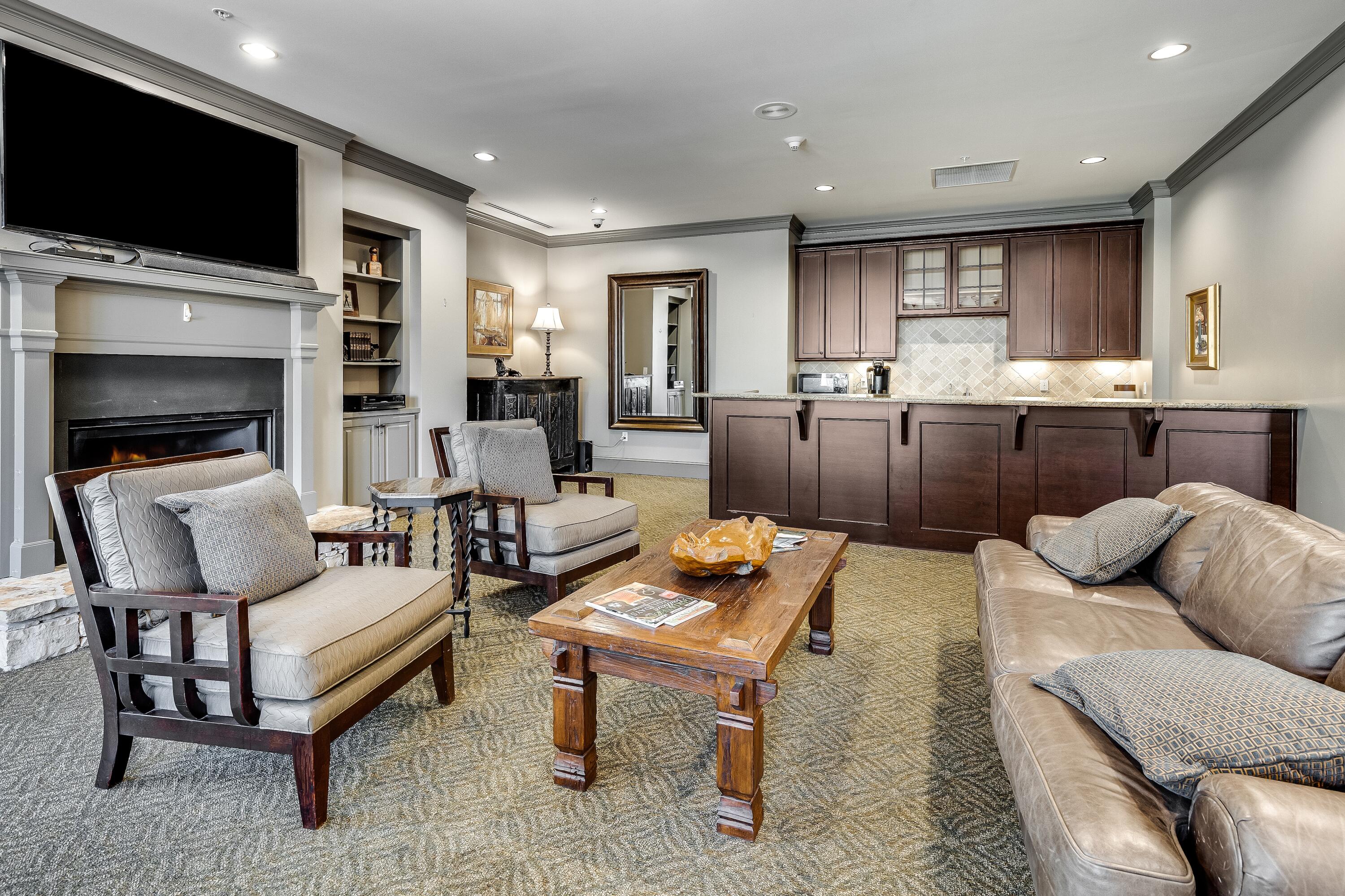 ONE WATER PLACE AT KELLY PLANTATION - Residential