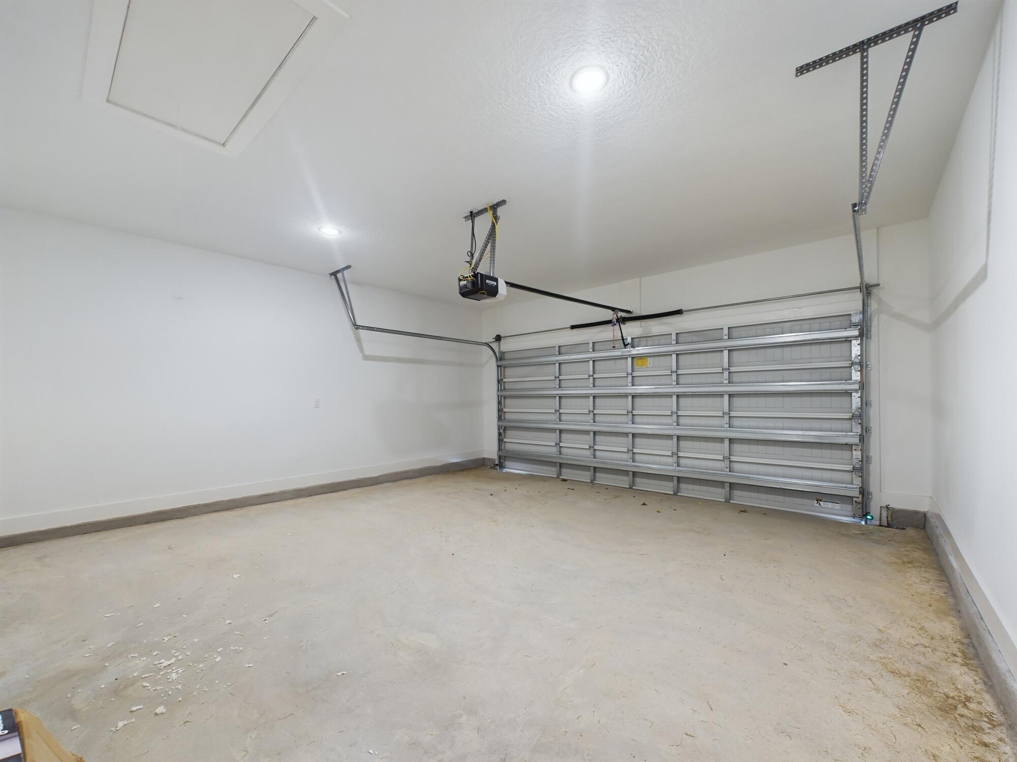 VALPARAISO PINECREST 6 - Residential