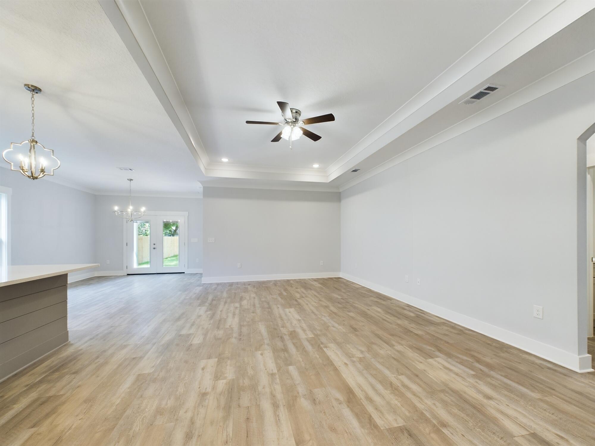 VALPARAISO PINECREST 6 - Residential