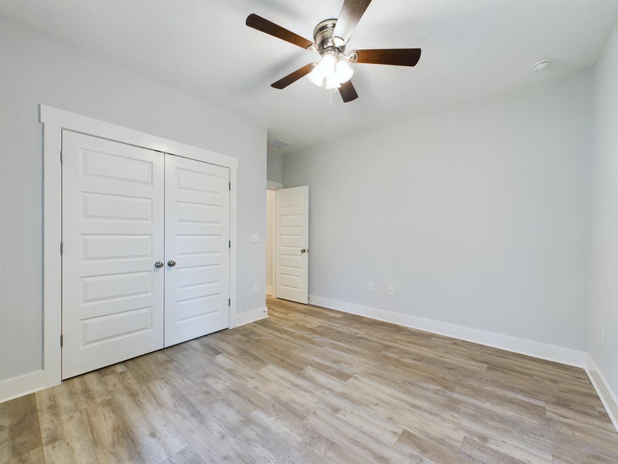 VALPARAISO PINECREST 6 - Residential