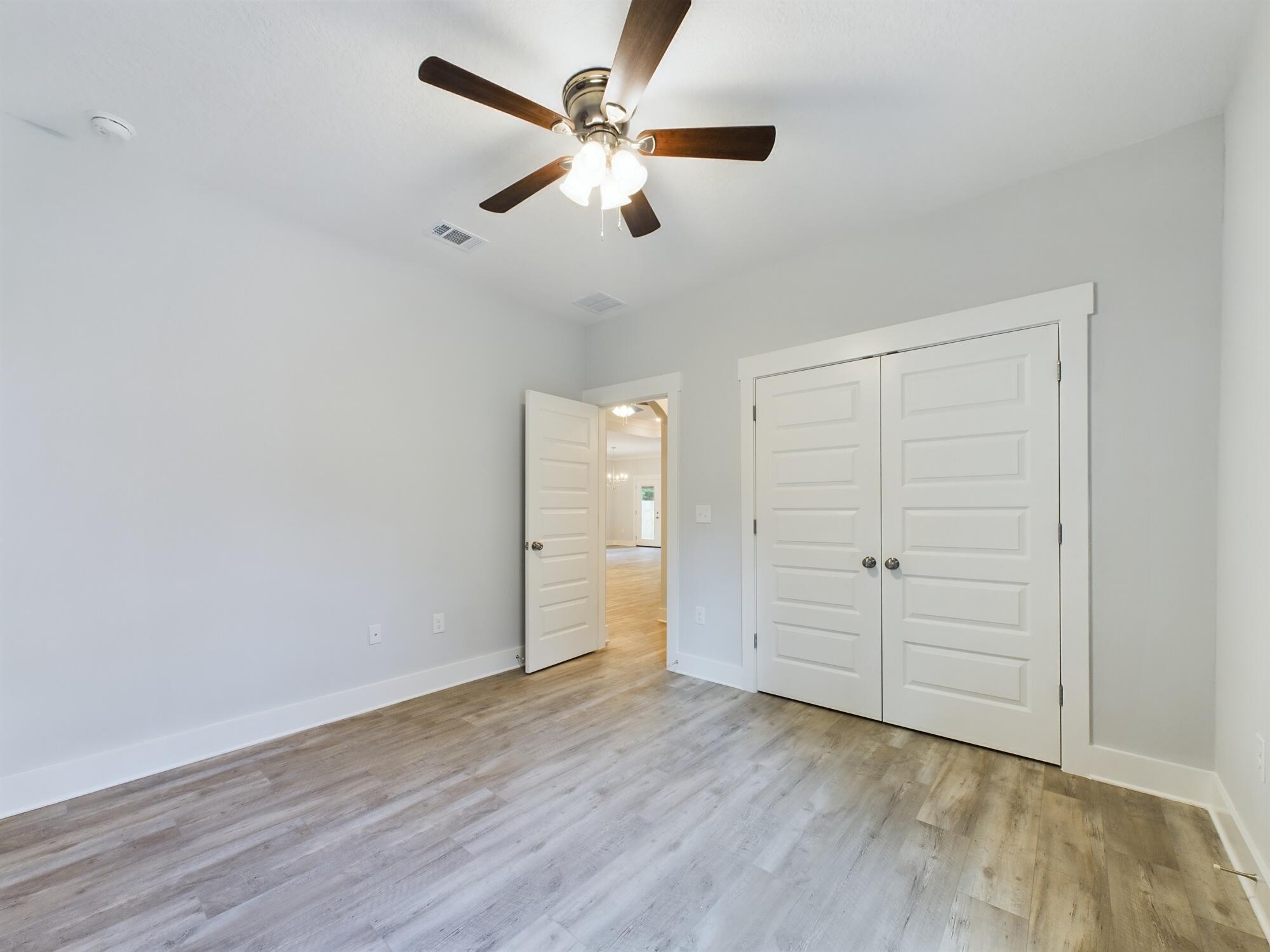 VALPARAISO PINECREST 6 - Residential