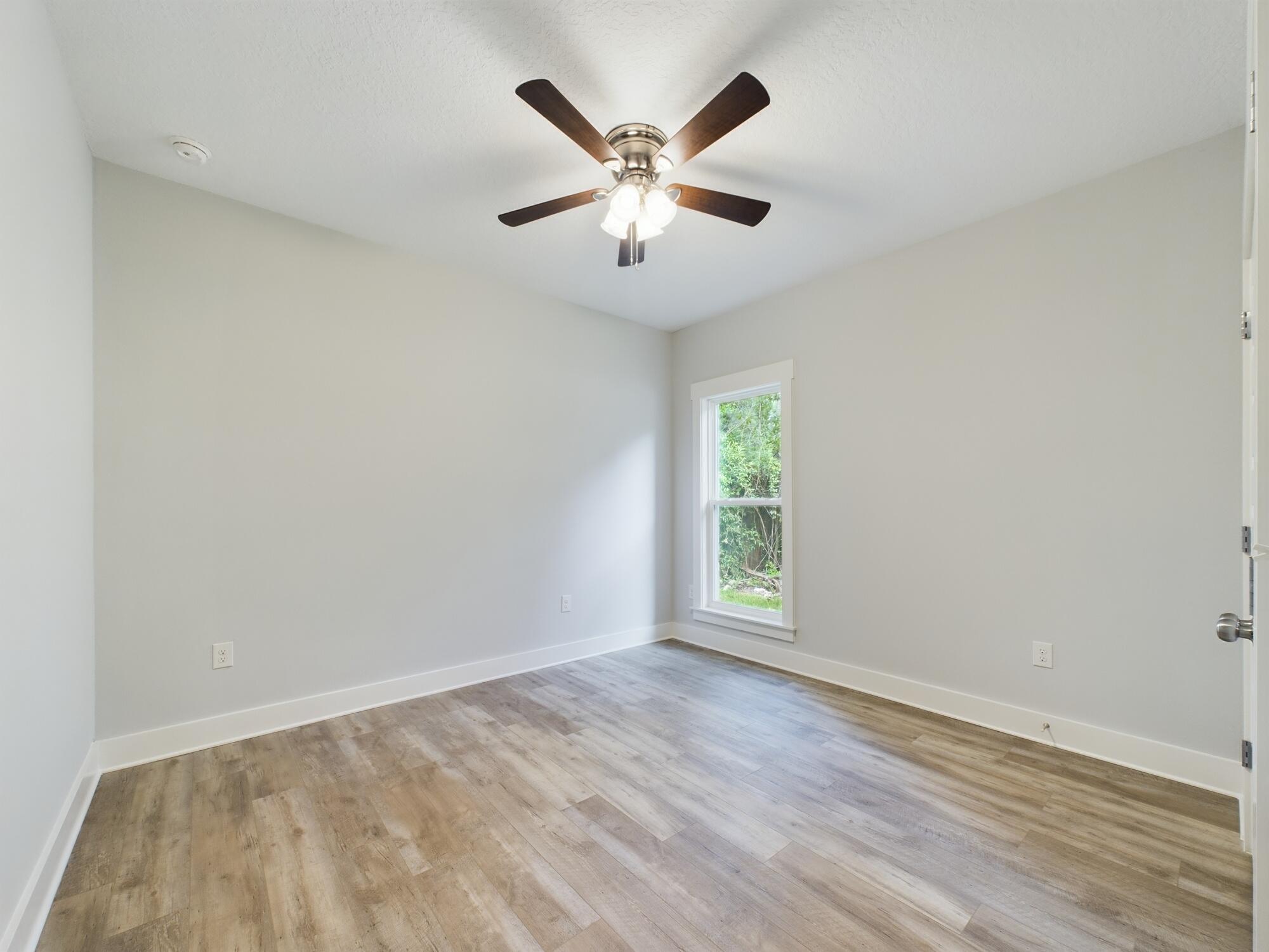 VALPARAISO PINECREST 6 - Residential