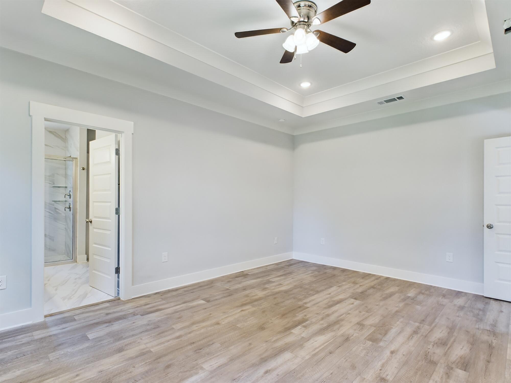 VALPARAISO PINECREST 6 - Residential