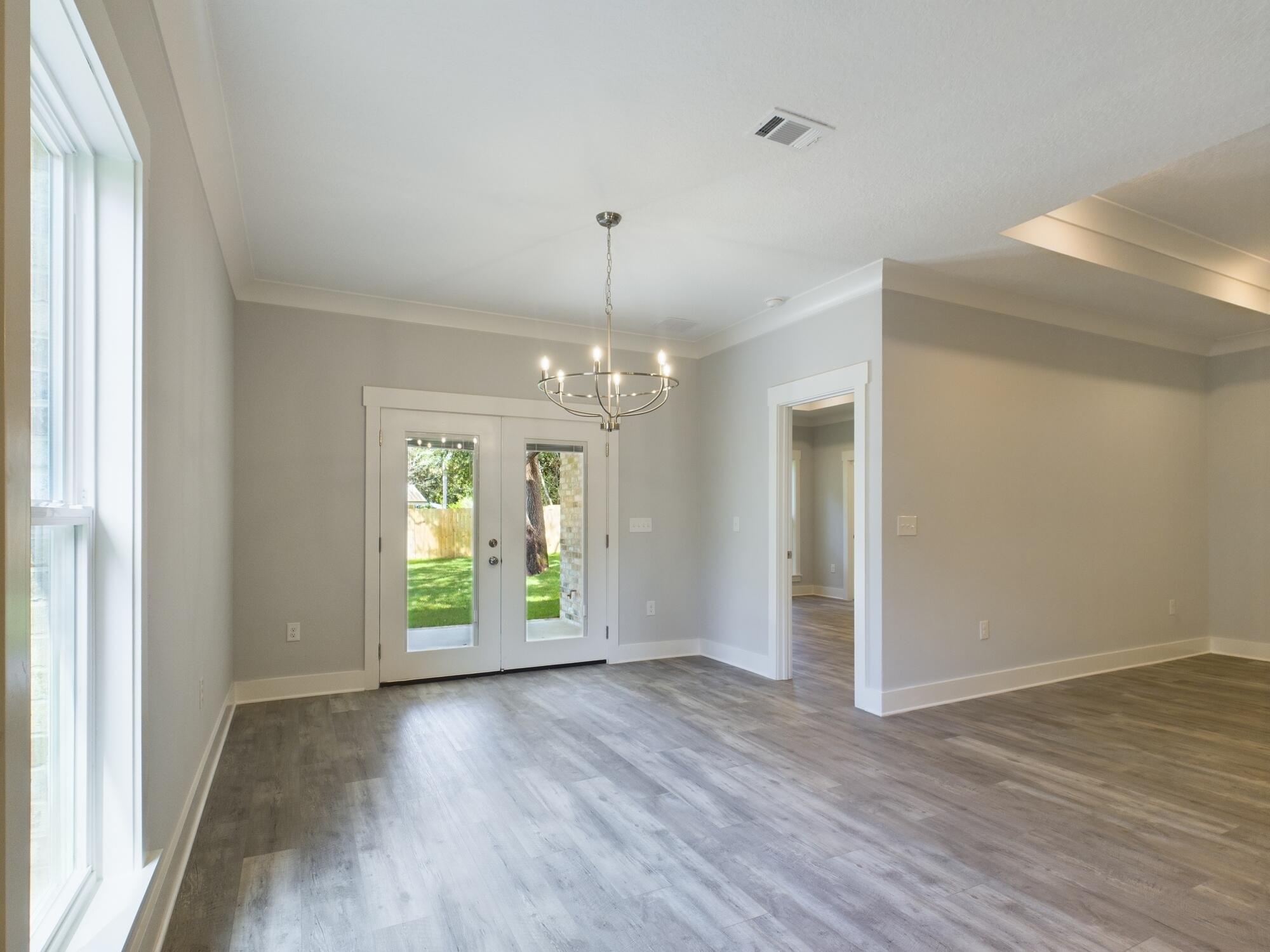 VALPARAISO PINECREST 6 - Residential