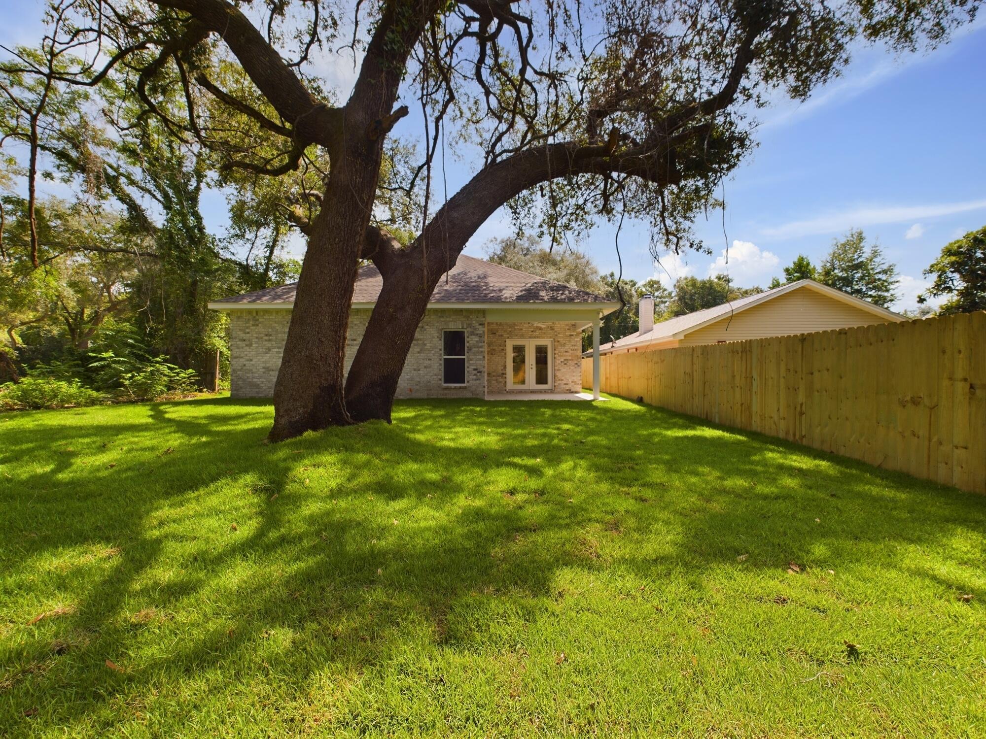 VALPARAISO PINECREST 6 - Residential