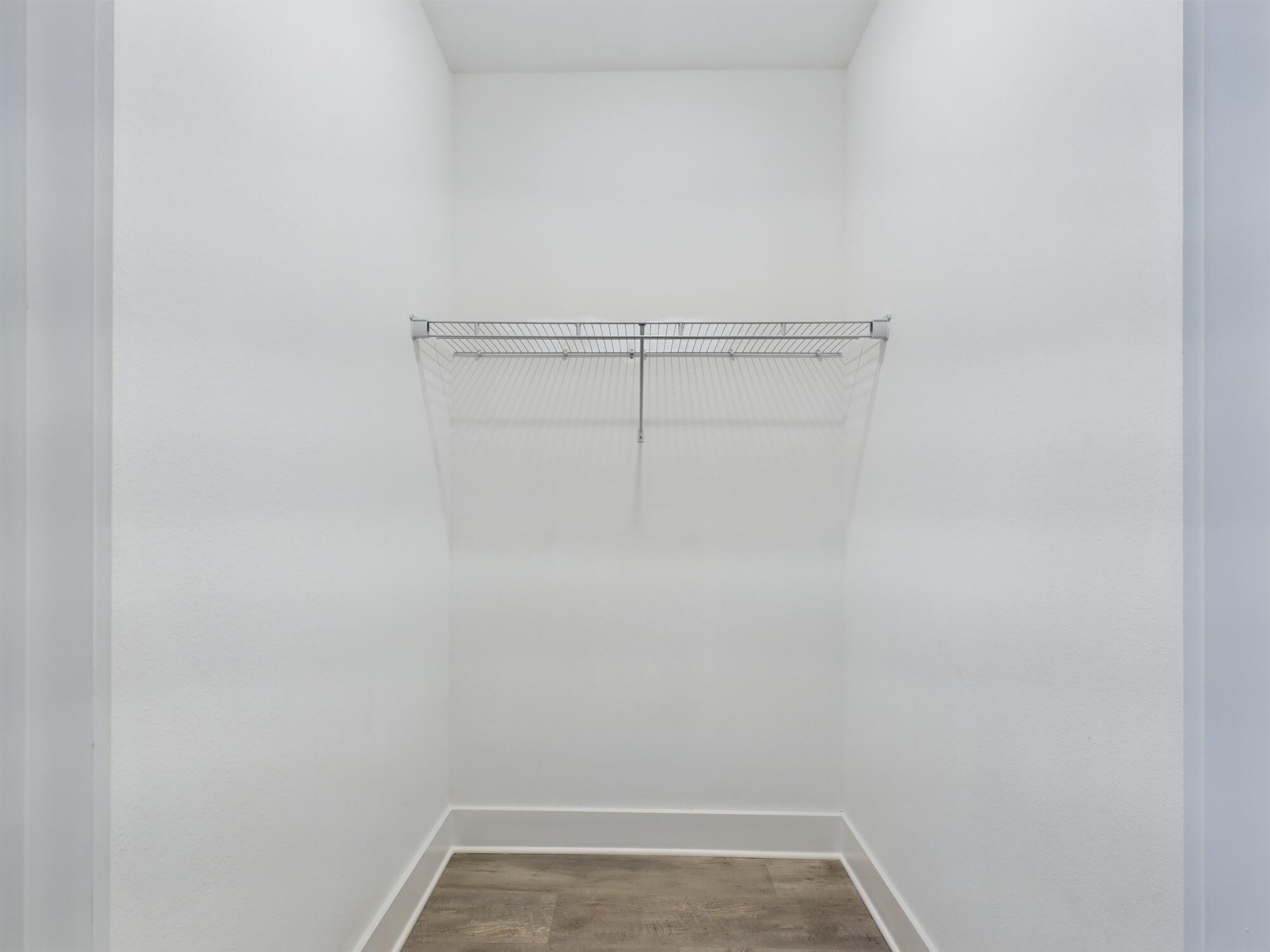 VALPARAISO PINECREST 6 - Residential