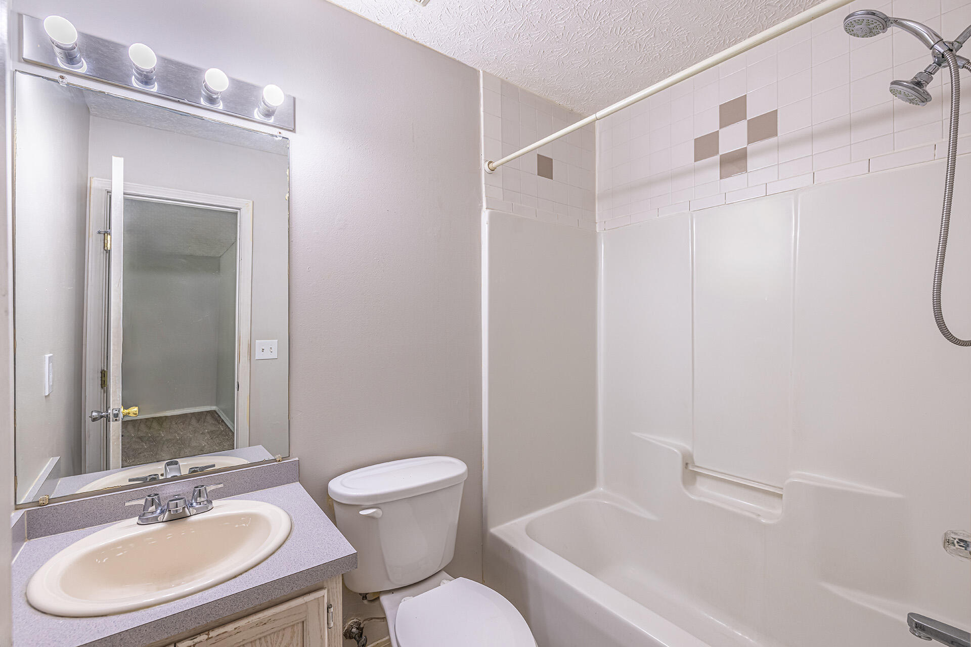 CHATELAINE ESTATES S/D PH 2 - Residential