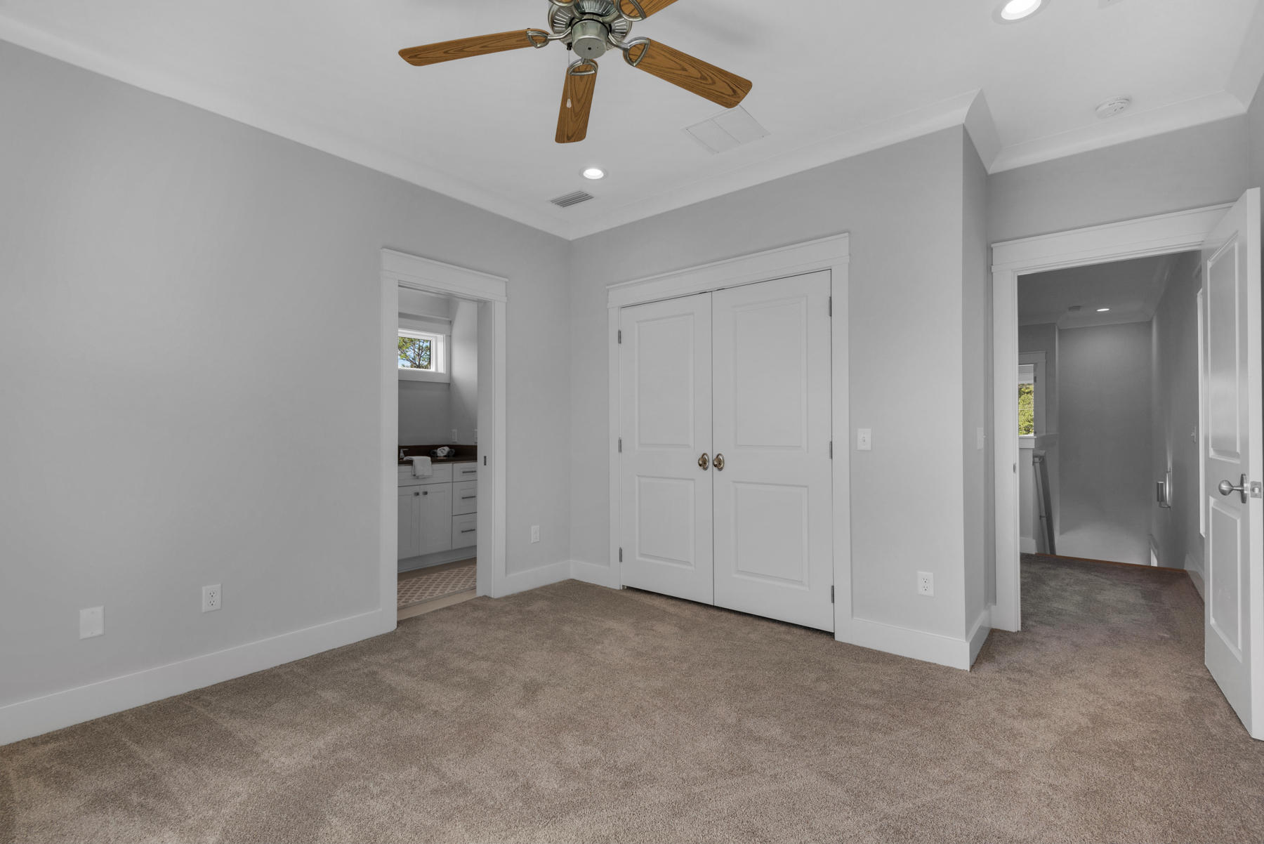 SOUNDSIDE EAST - Residential