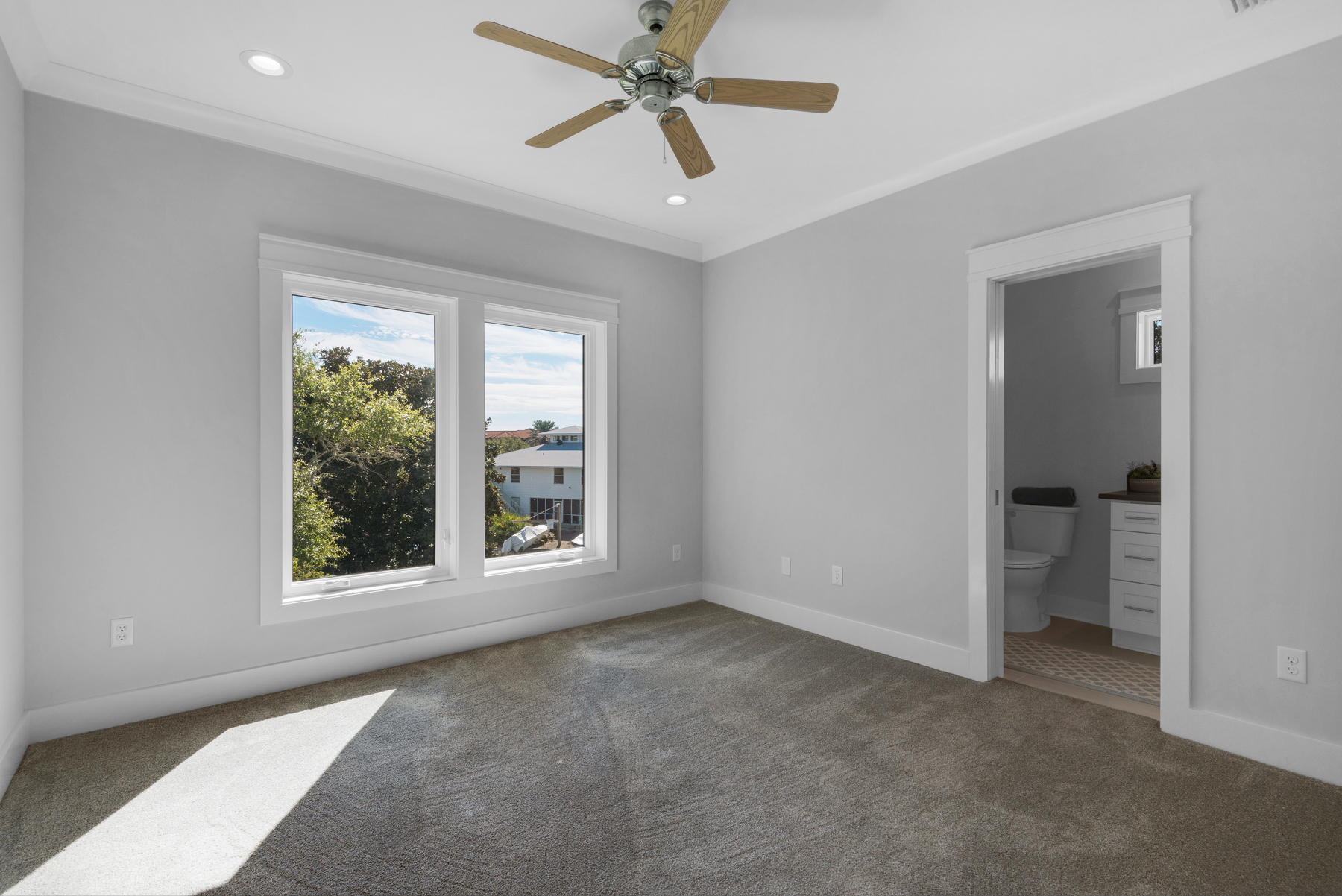 SOUNDSIDE EAST - Residential