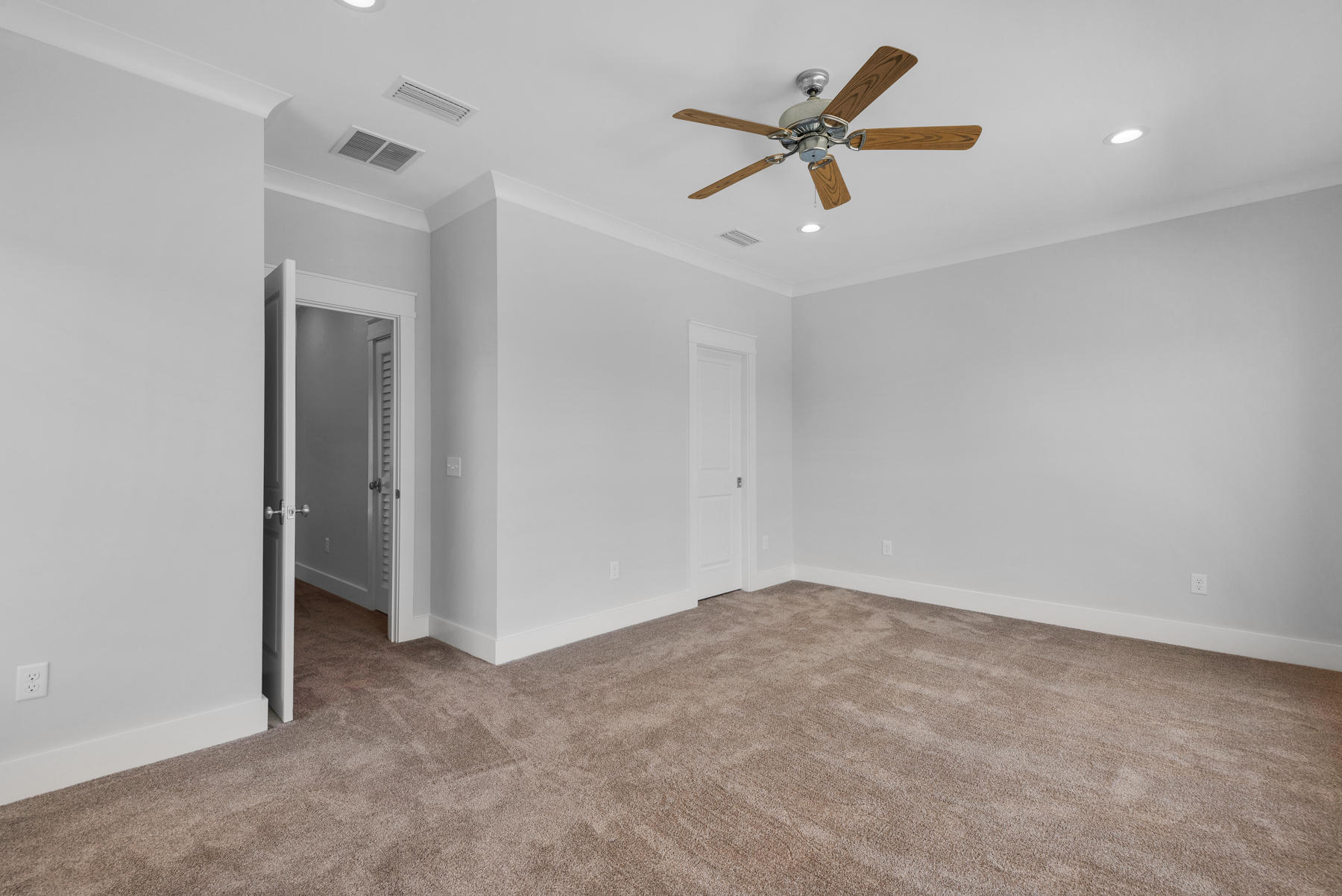 SOUNDSIDE EAST - Residential