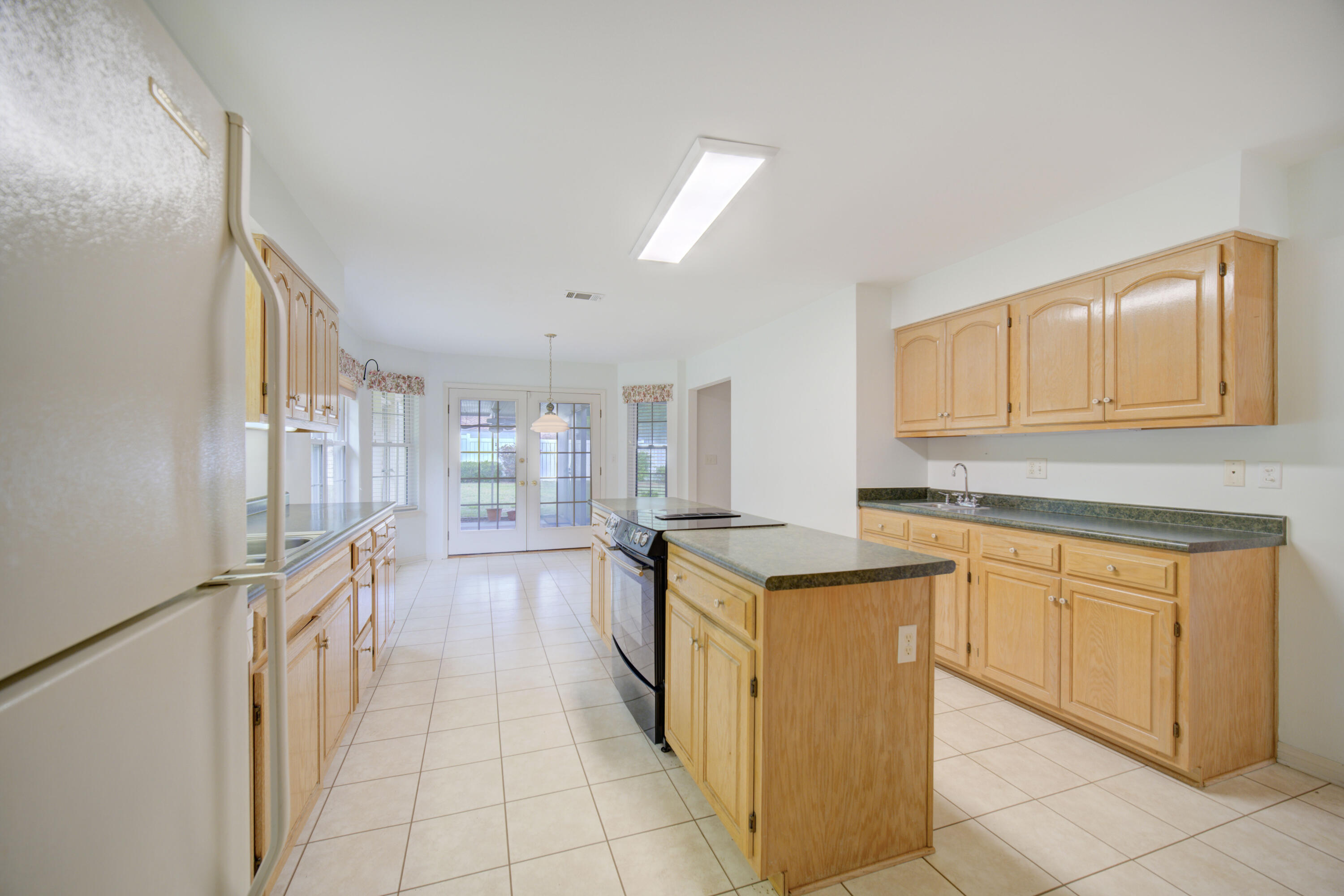 ROCKY BAYOU COUNTRY CLUB ESTATES 3 - Residential